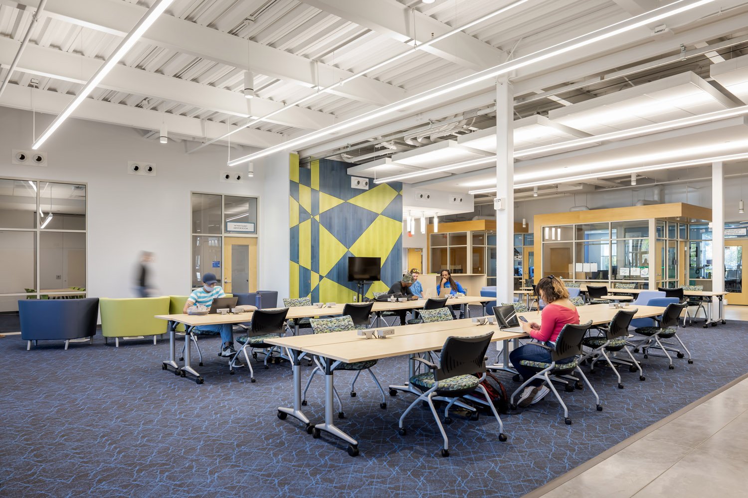1_RoweArchitects_FGCU_LucasHall_SIGNATURE.jpg