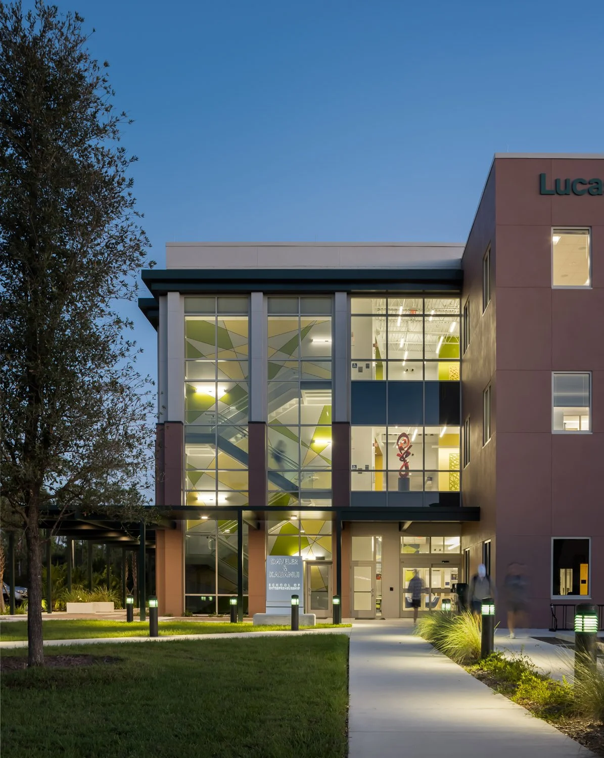 9_RoweArchitects_FGCU_LucasHall.jpg