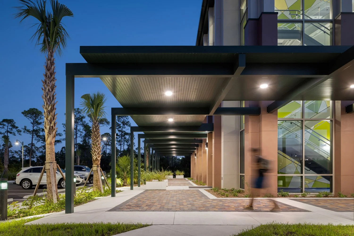 10_RoweArchitects_FGCU_LucasHall.jpg