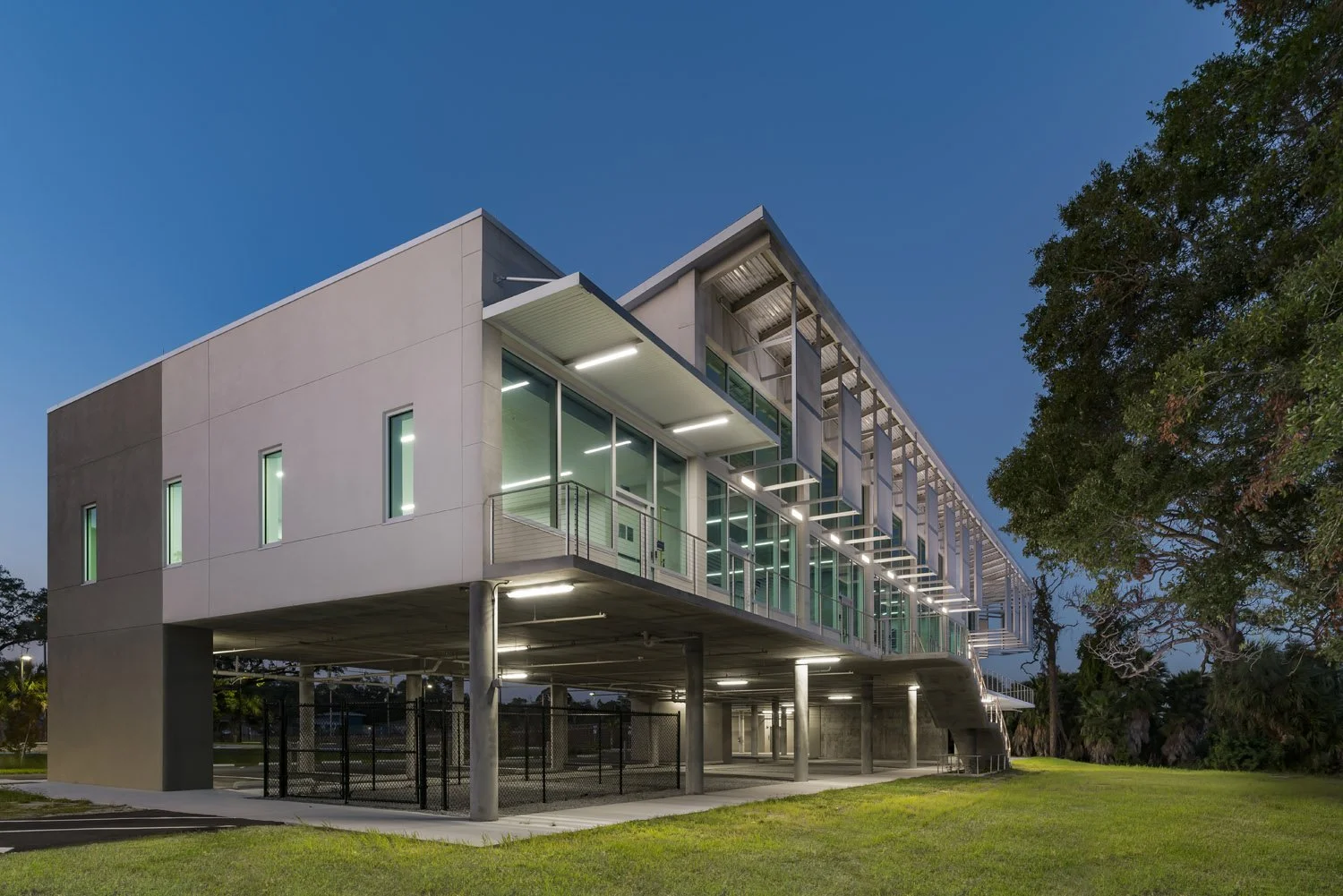 6_RoweArchitects_BayPinesSTEMCenter_Exterior.jpg