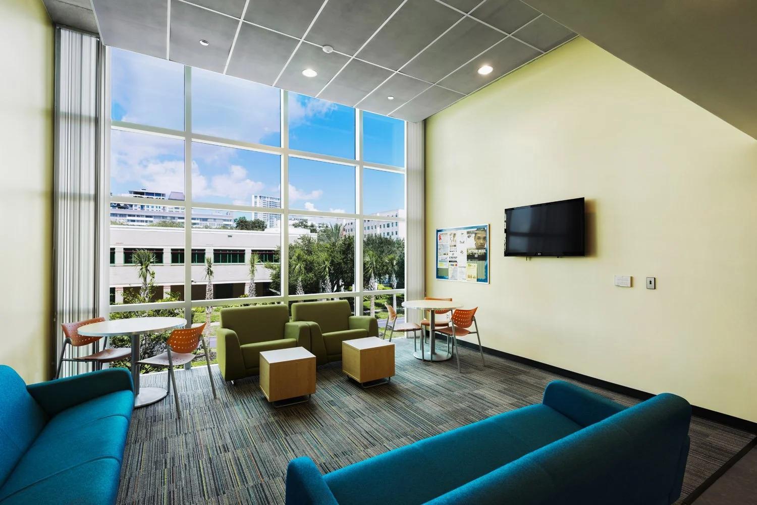 6_RoweArchitects_USFSP_StudentCenter.jpg