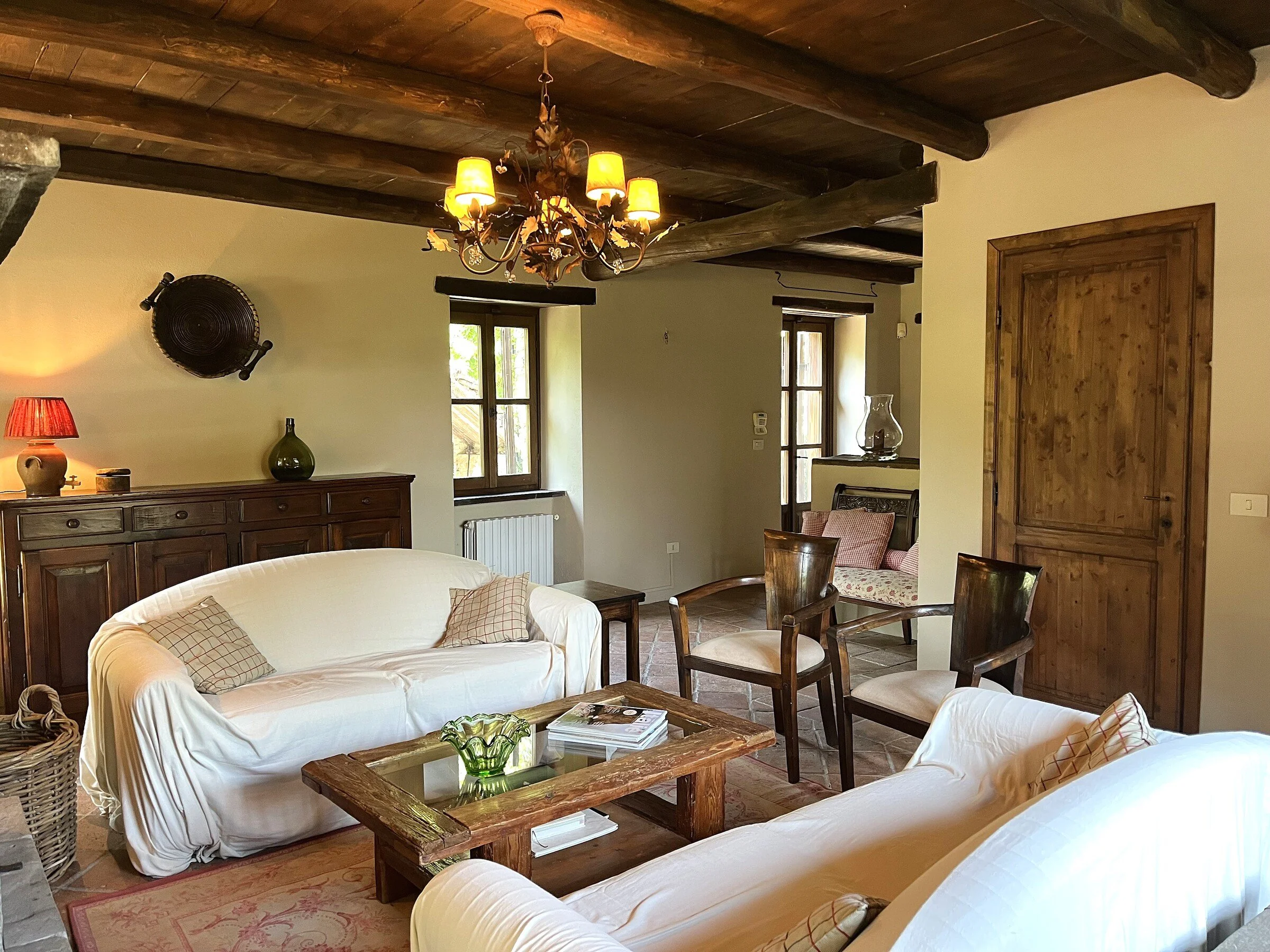 salotto.dressoir.italy.jpg