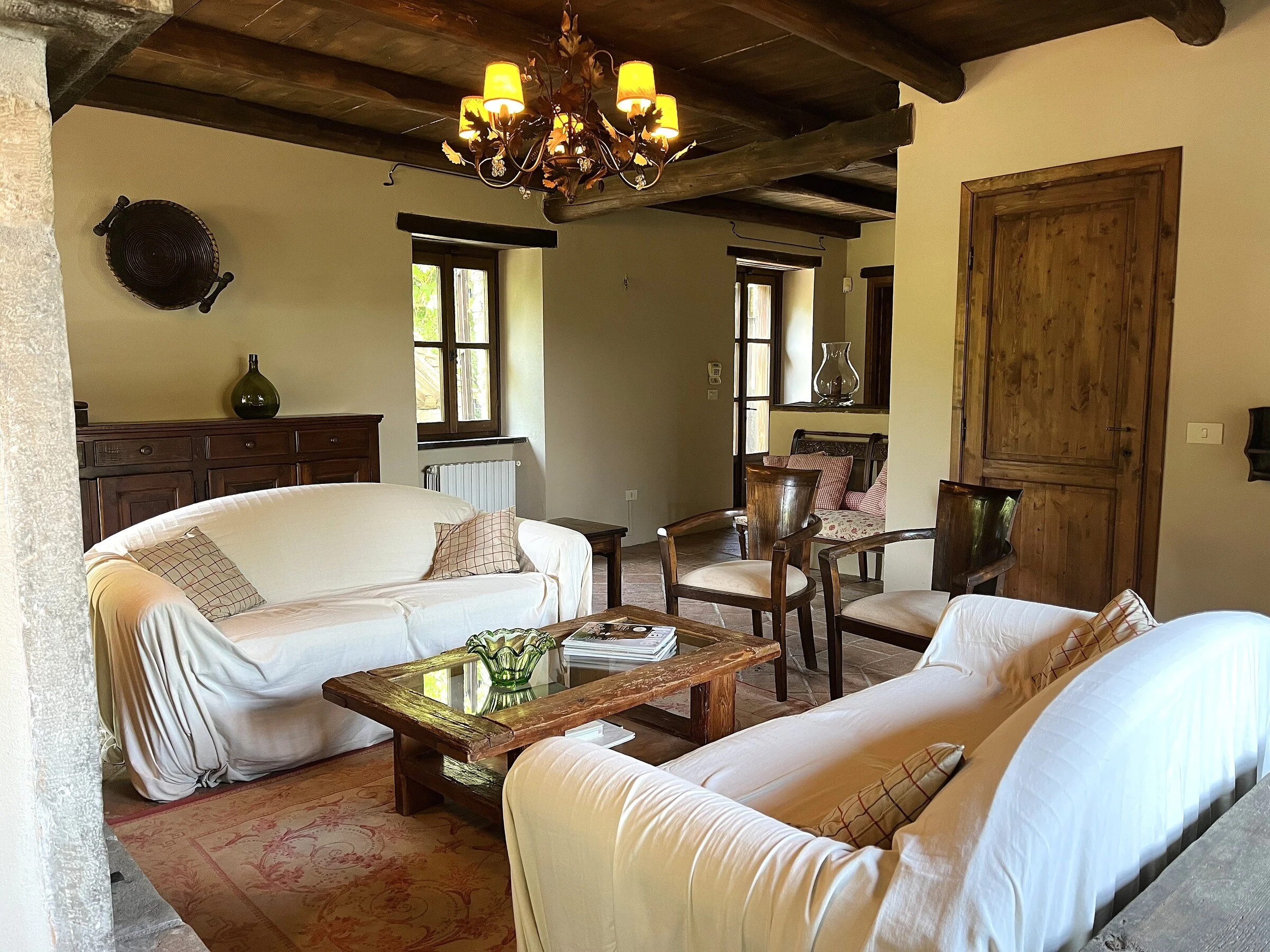 living.room.countrystyle.jpg