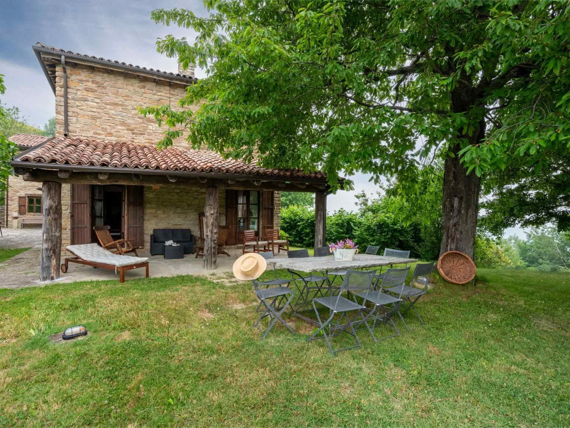 Rural, authentic, italian, holiday home, holiday villa in Roccaverano, Piedmont