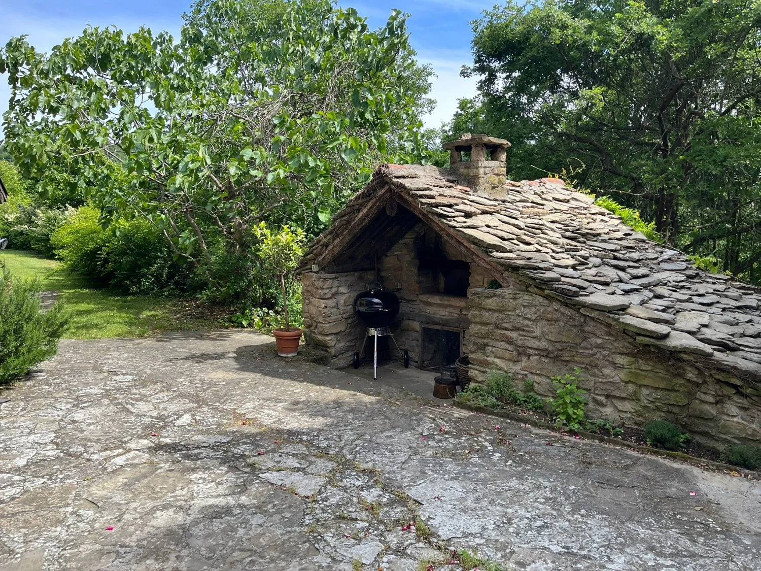 Authentic, rural italian luxery villa, private home in the nord of Italy, Piedmont with pizza oven