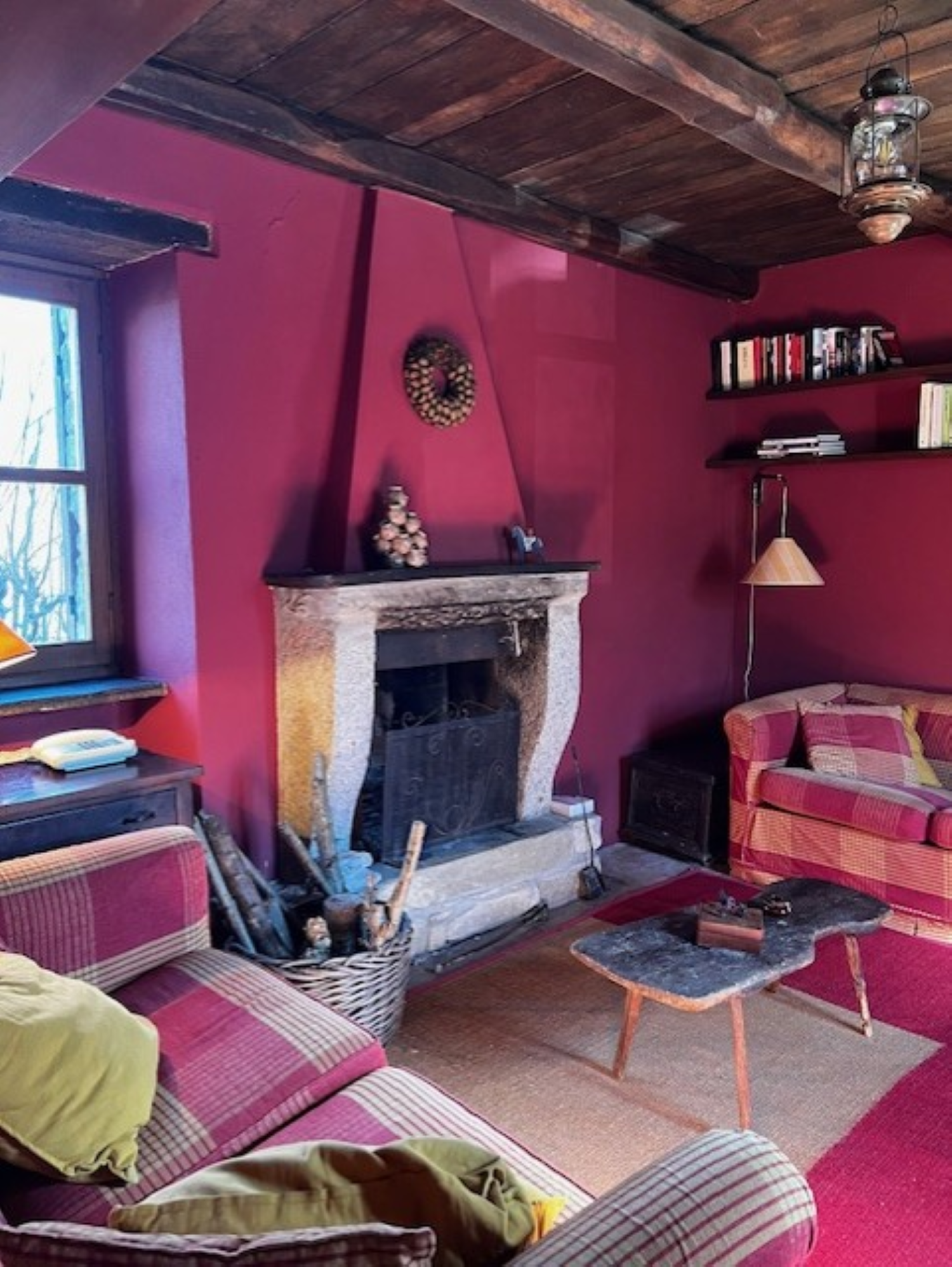 italian-holiday home-piedmont-Roccaverano-library-reading room.png