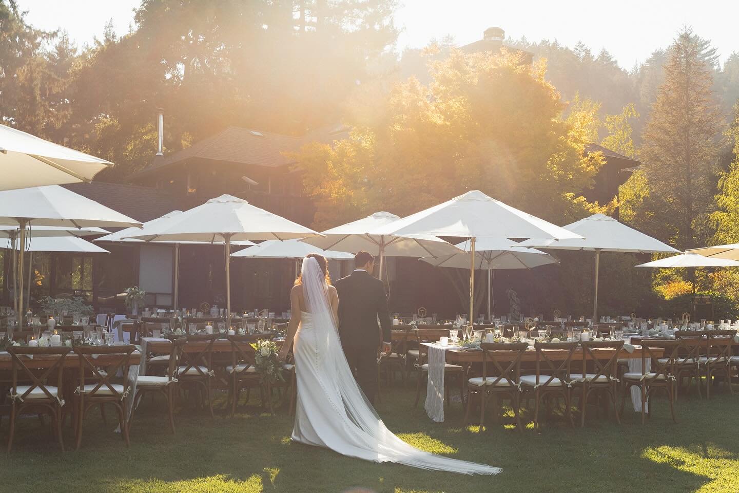 Putting final touches on this gallery and this photo stopped my edit. I always love watching them get a sneak peak at the beautiful reception areas and to see their hard work and planning come to life. 

#reception #dinner #decor #receptioninspo #wed