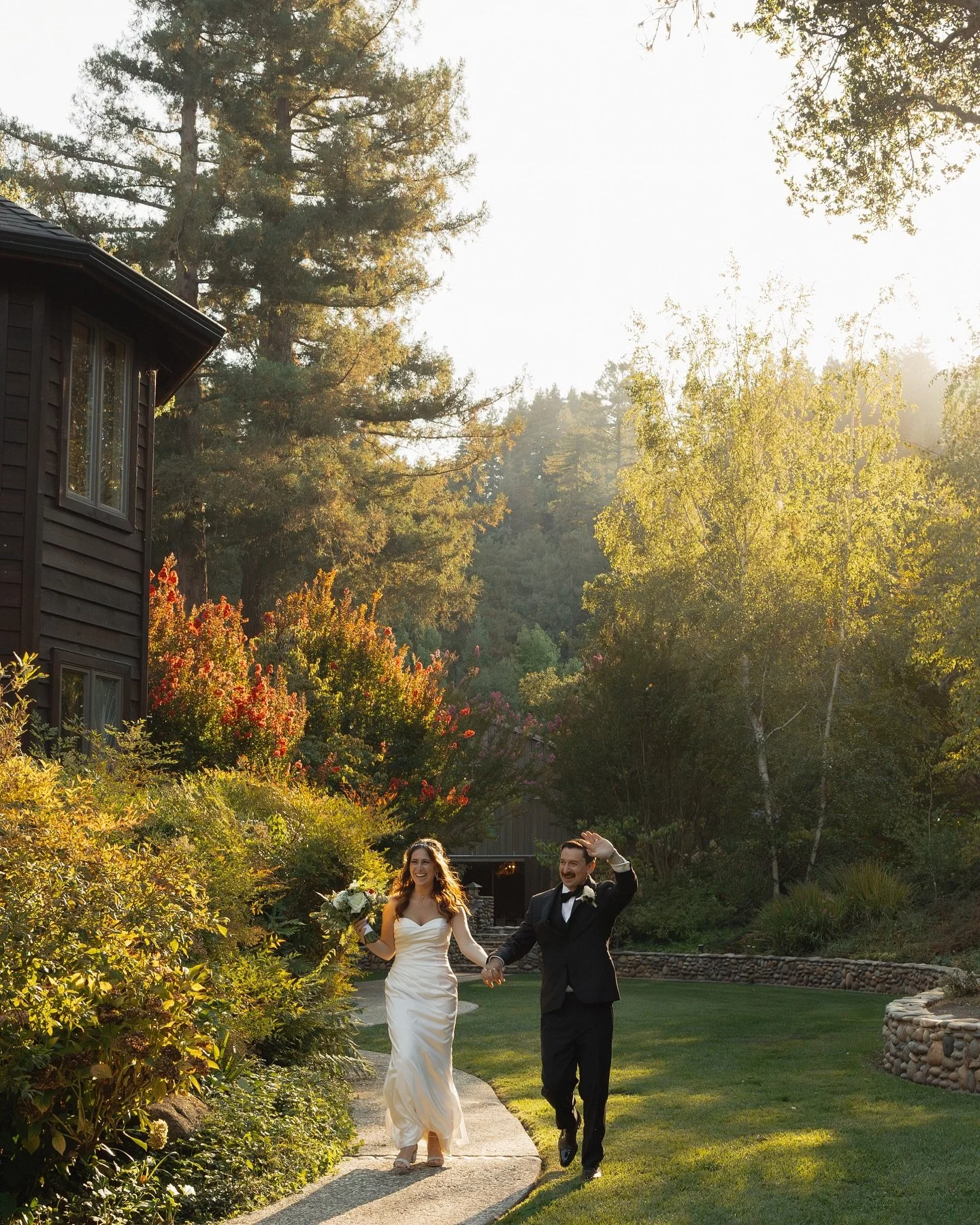 This past weekend's wedding sneaks, in no particular order! This was hands down one of the most stunning wedding days. 

Thank you to the dream team below! I couldn&rsquo;t have done it without you. 

Venue: @thebarnatriverhouse 
Coordinating: @weddi