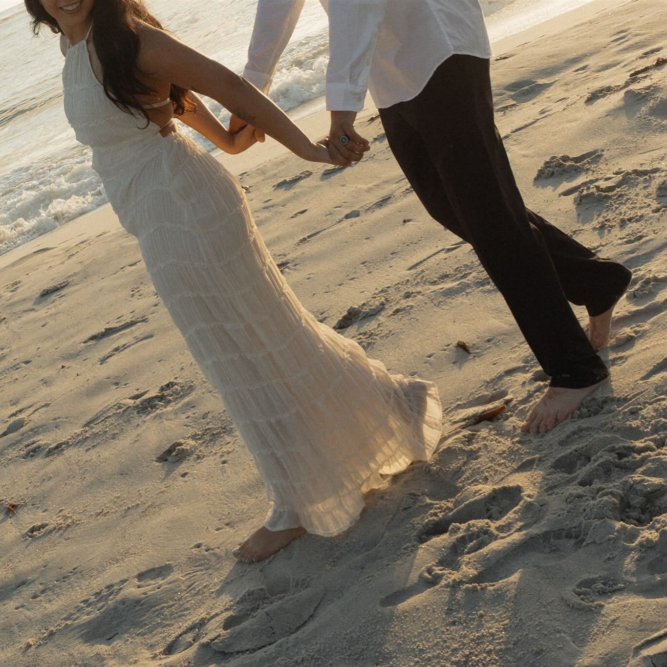A frame that feels like a memory already&hellip;.

#carmel #carmelphotographer #beach #holdinghands❤️ #engagementsession
