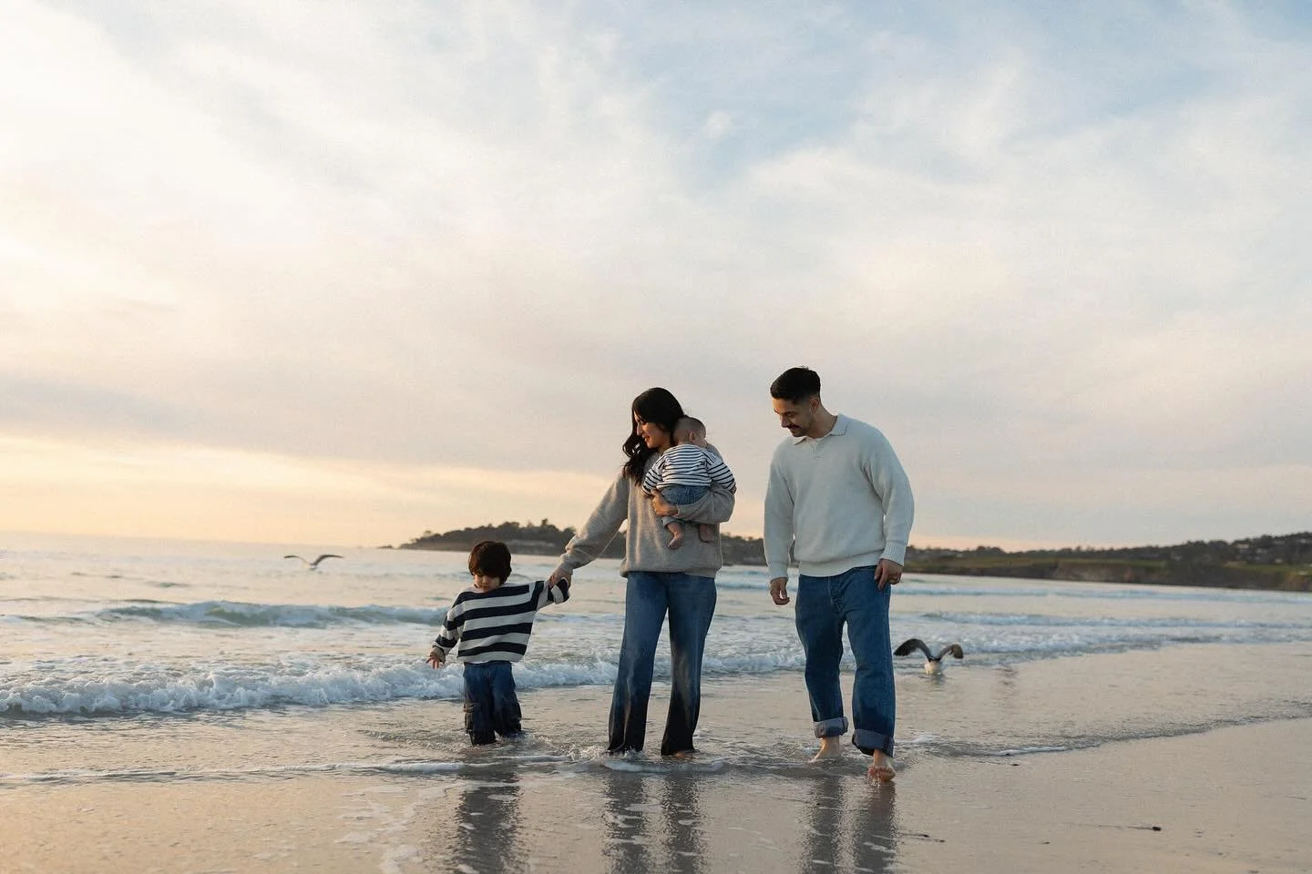 Sunday gallery deliveries just hit different&hellip;check your email @andreastultz! 

#carmelbythesea #carmel #family #aestheticoutfit