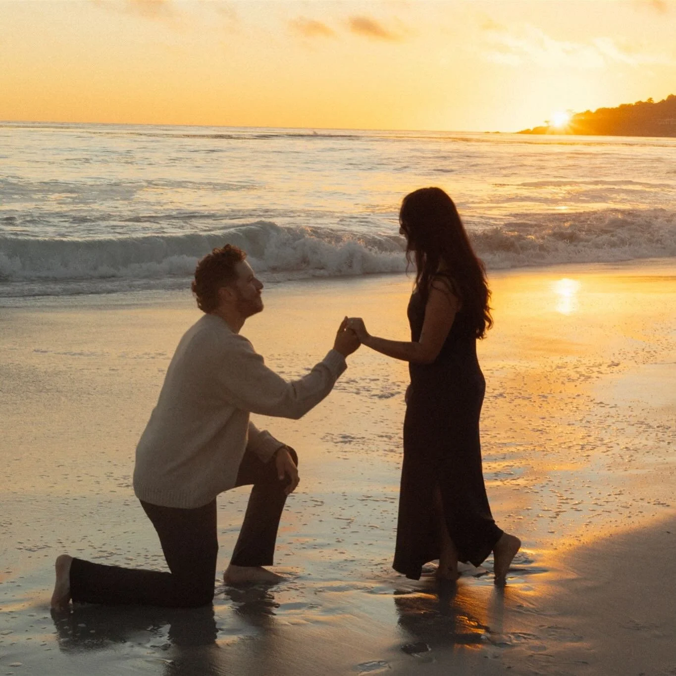 Not saying you should propose at sunset but&hellip; you should propose at sunset 🤷&zwj;♀️

#propose #sunset #sunsetproposal #shesaidyes #engaged2027