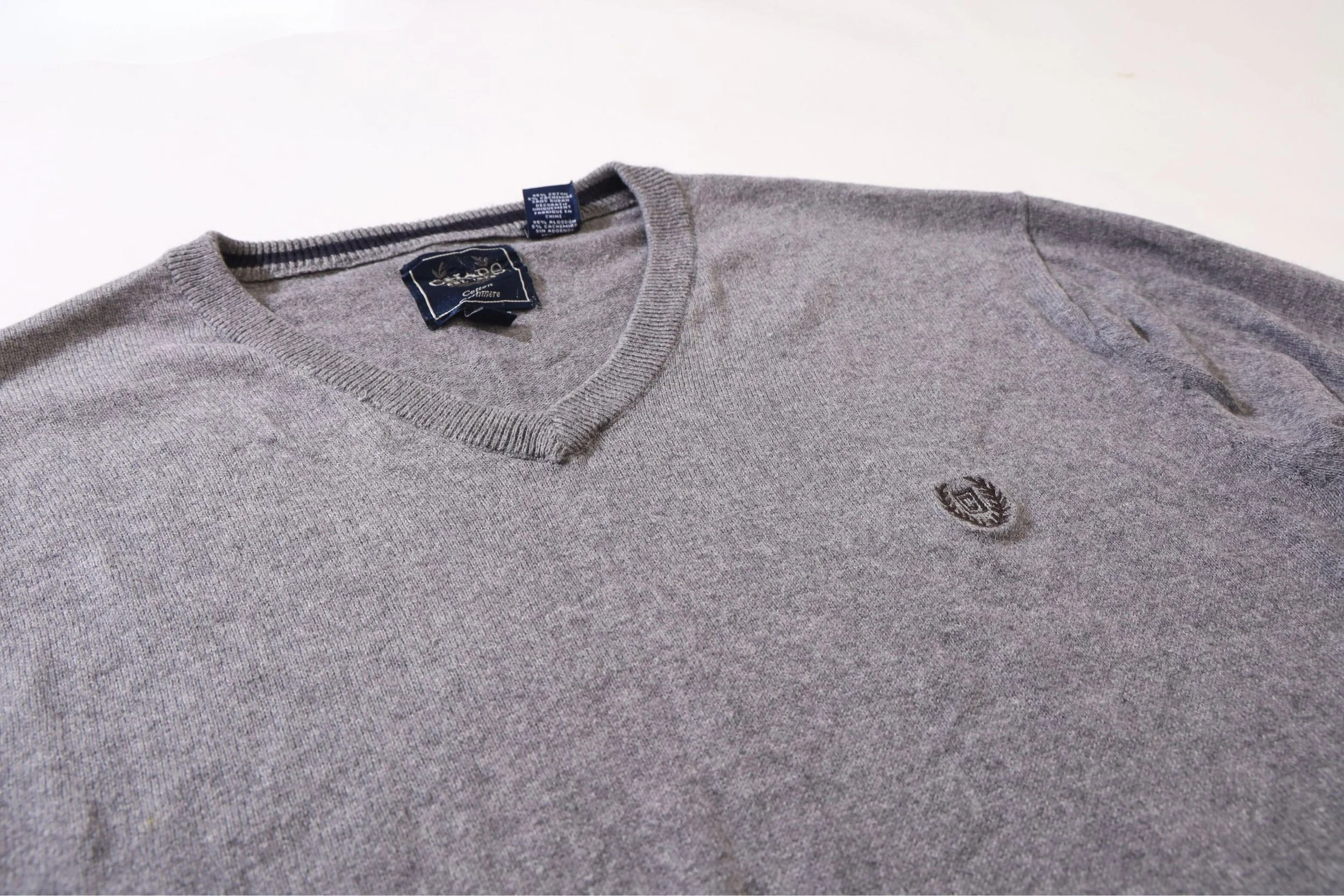 Chaps Grey V-Neck Cashmere Sweater Medium