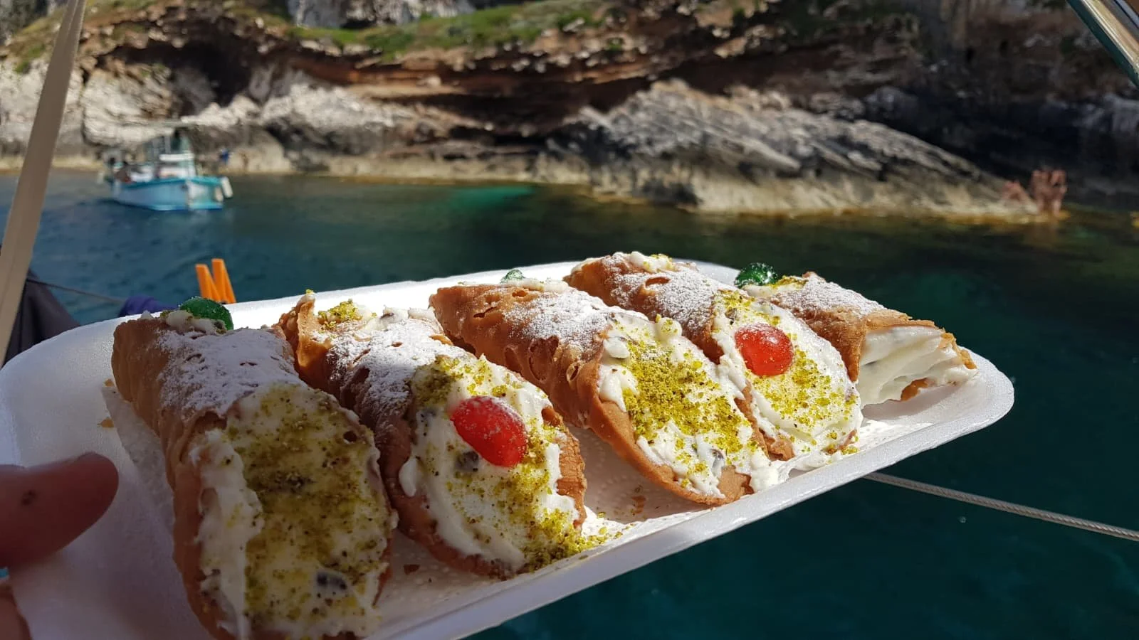 Cannoli siciliani.jpeg