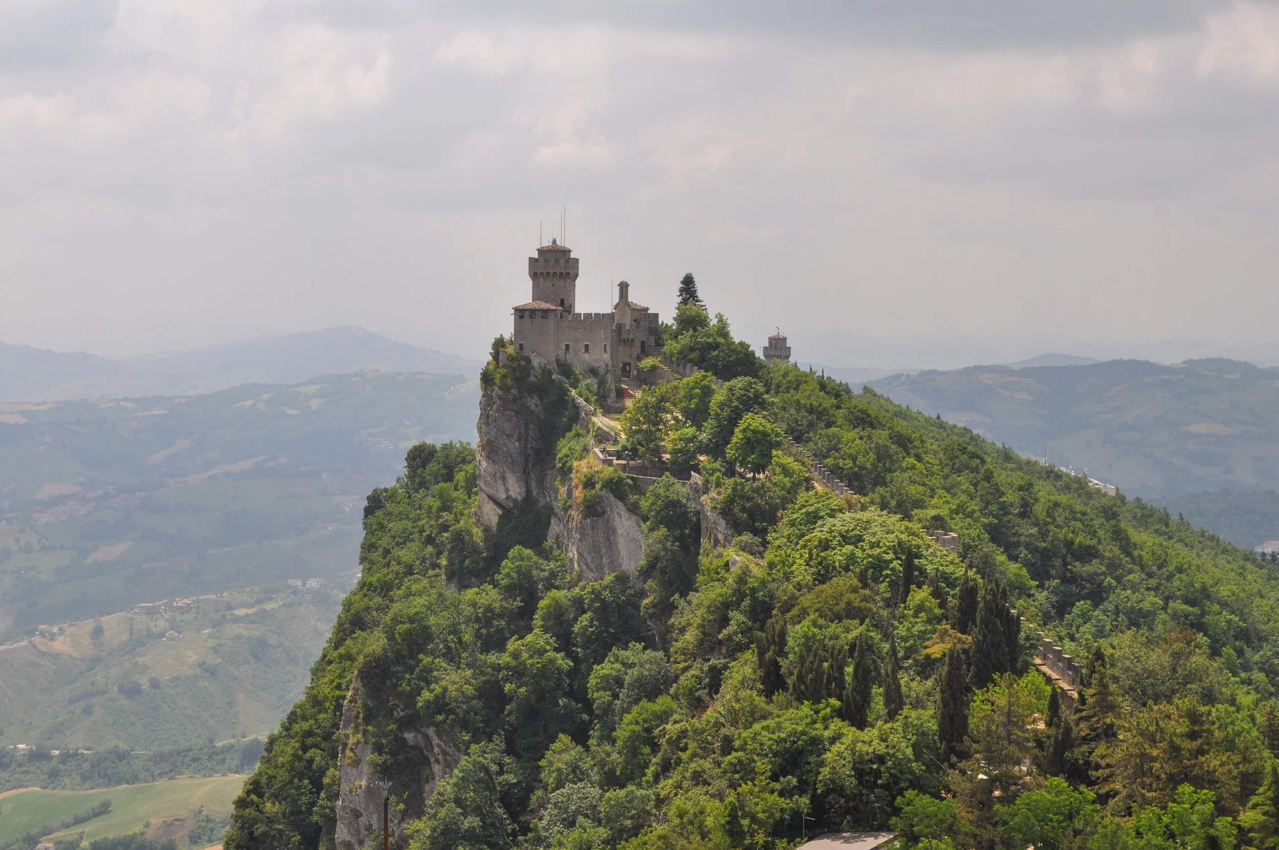 vecteezy_rocca-guaita-san-marino_6601061.jpg