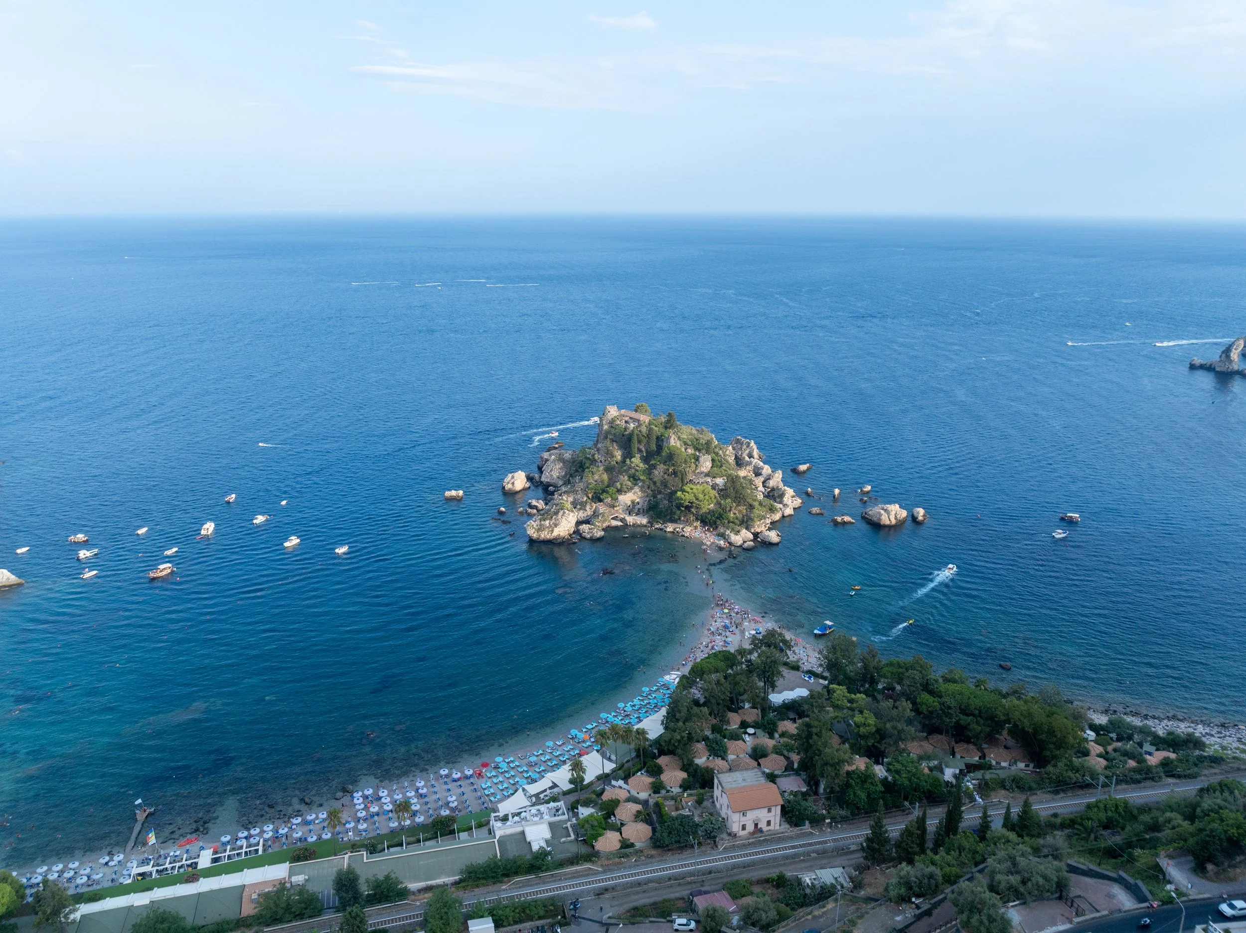 vecteezy_isola-bella-at-taormina-sicily_46571017.jpg