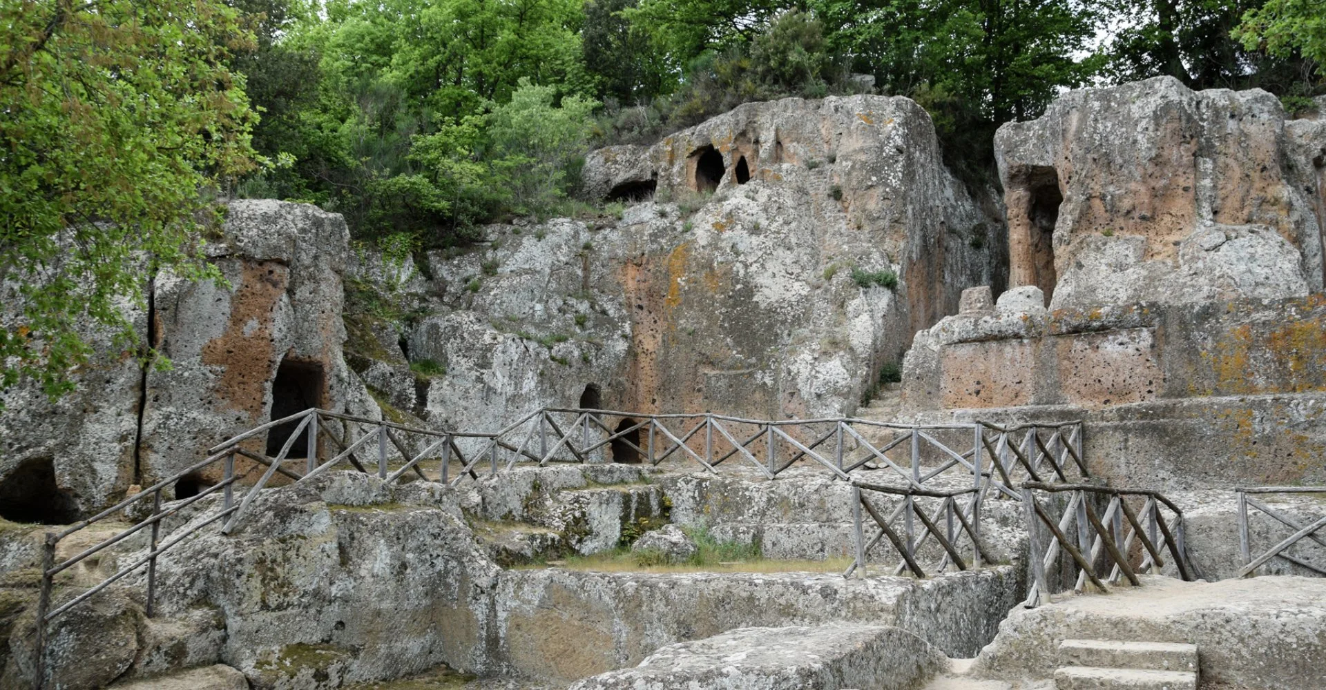 parco-archeologico-tufo.jpg
