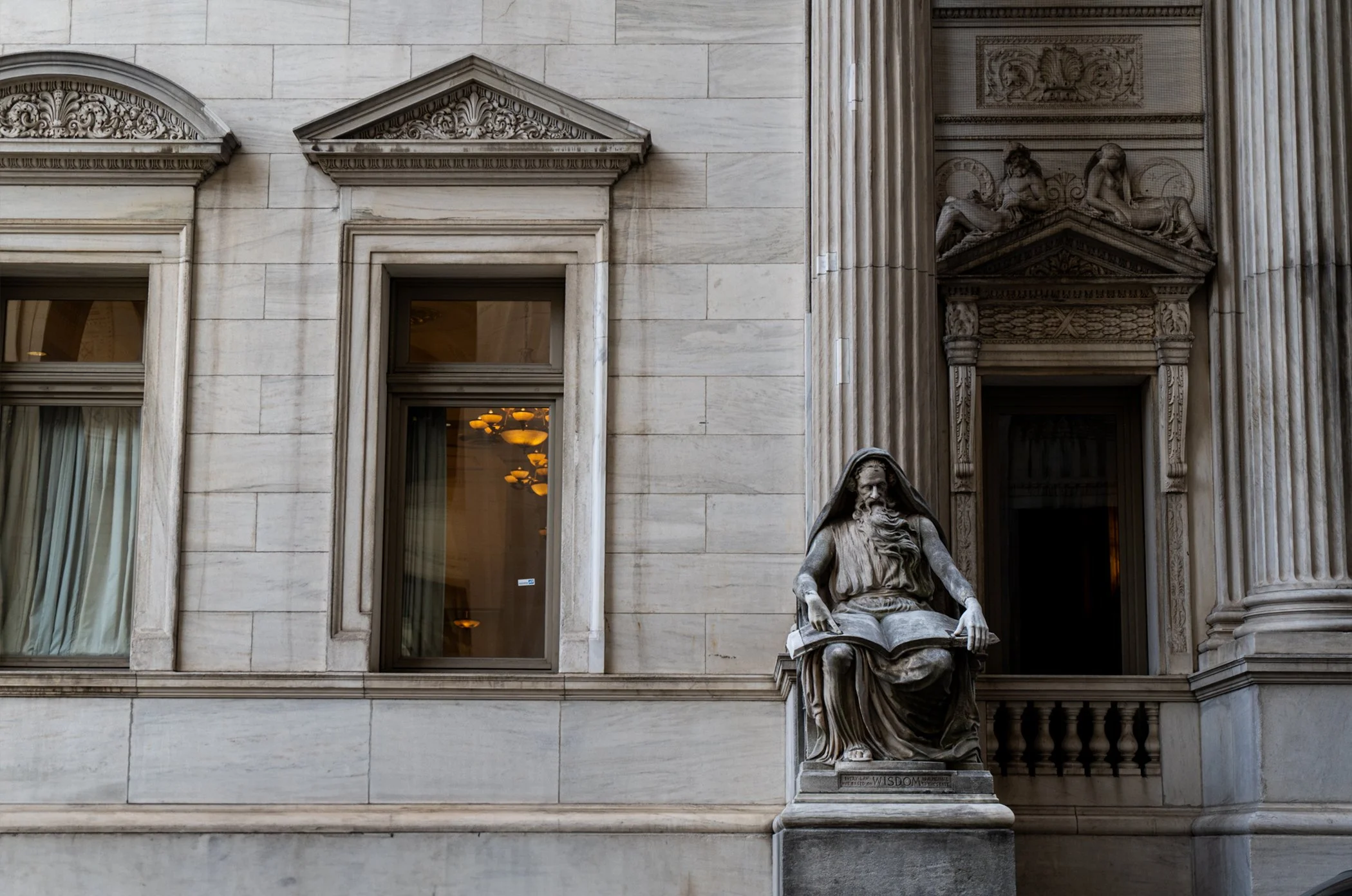 Courthouse representing appellate court filing services