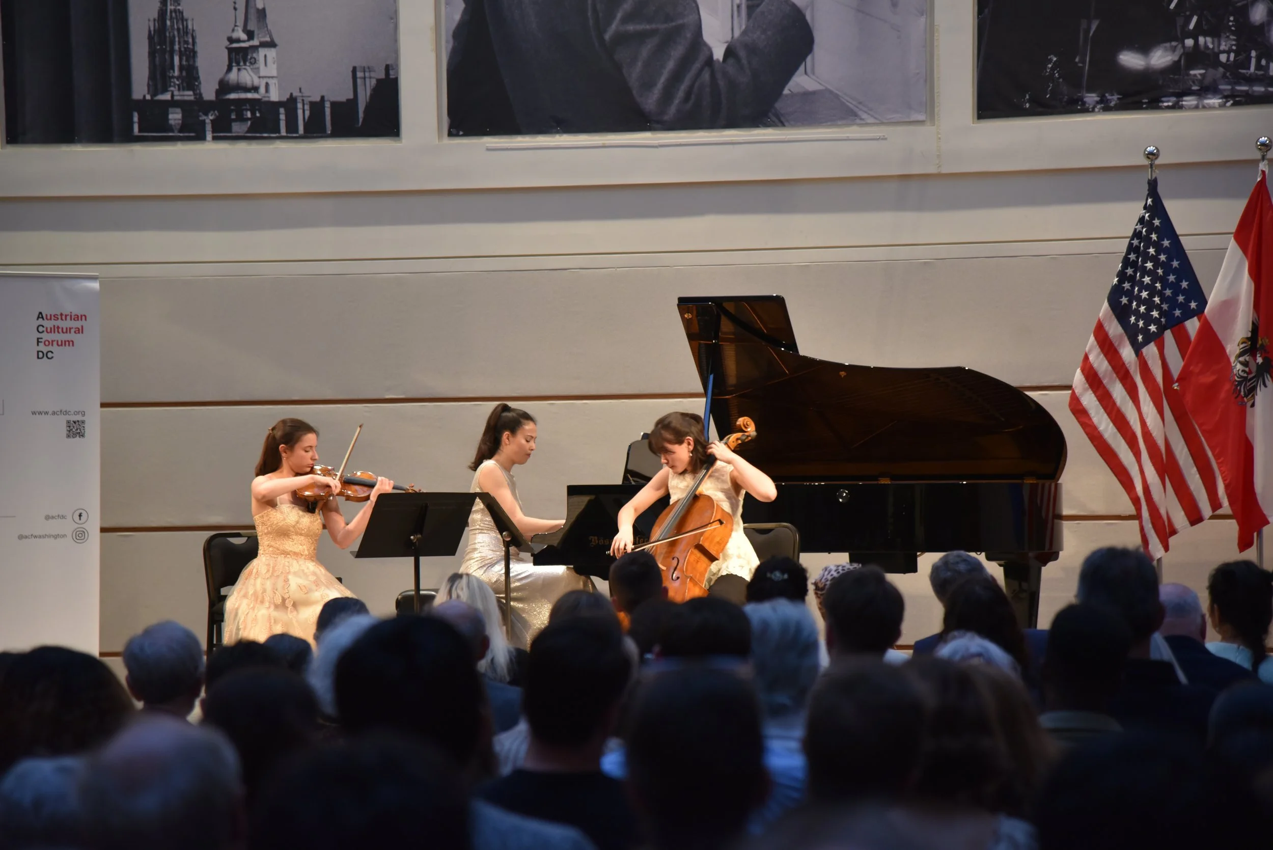  Pilar Policano (Violin), Vivien Walser (Piano) and Yuna Dierstein (Cello) 