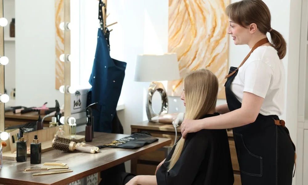 The Best Low-Maintenance Haircuts for Busy Professionals (That Still Look Trendy)