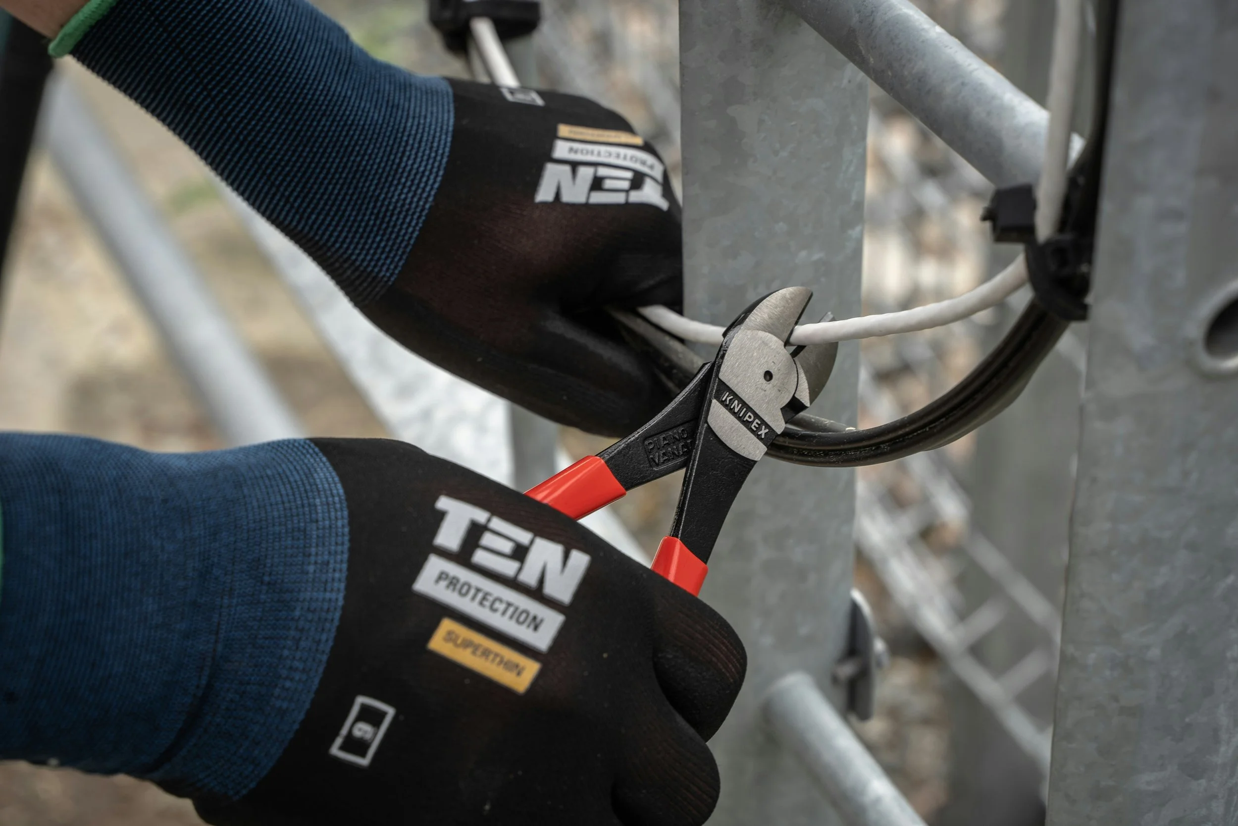 Guided Cord Cutting Session