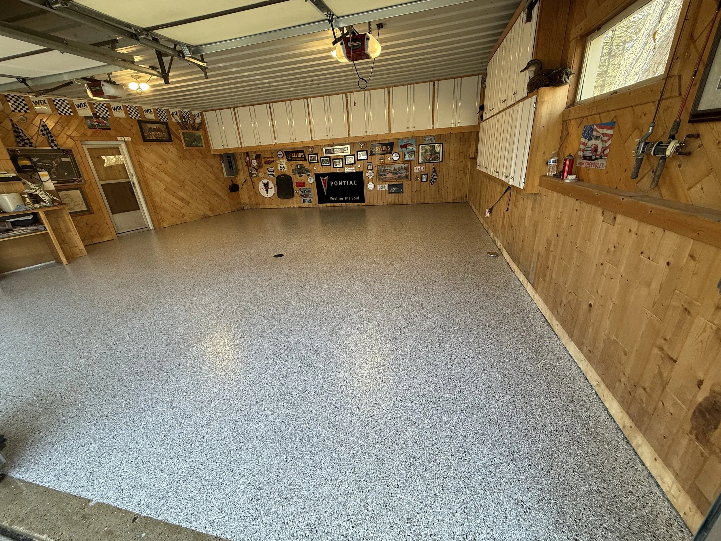 Before and After Epoxy Garage Floor – St. Cloud, MN