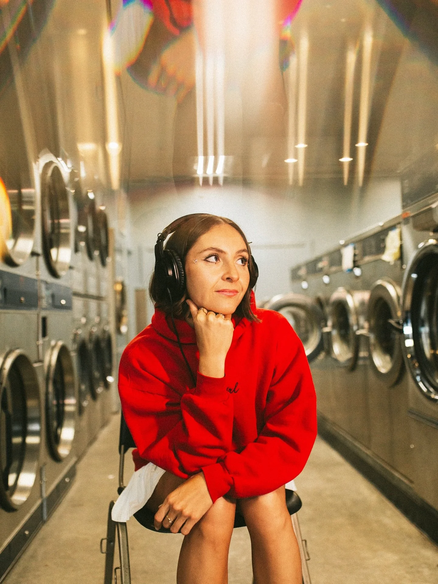 THE WASHHOUSE PART ONE 

Thrifted sweatshirt 
Personal skirt, headphones, socks and shoes 
Location: The Washhouse in Blaine, WA 
TAN: @glazedsunless OG 14% 2.5 hr rinse time
MAKEUP ARTEEST: @moxiexaustyn 
PHOTO QUEEN @emilycapisciolto 
MODEL: Michel