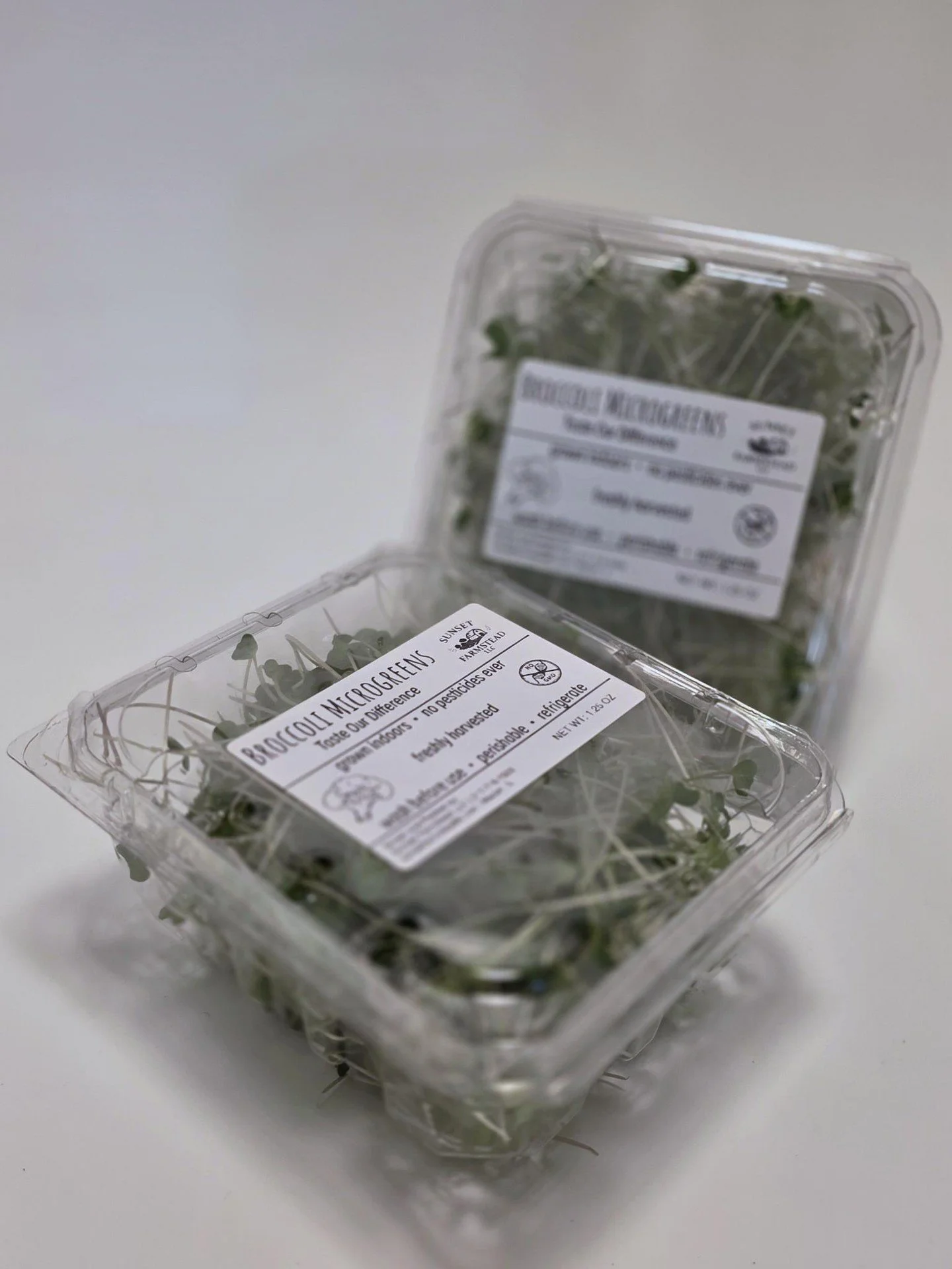 Fresh microgreens are ready! 🌱

Our Broccoli and Red Russian Kale microgreens are officially ready for pickup here in Macon County.

Non-GMO, pure nutrition to kickstart your week. Grab yours for pickup at the link below:

https://www.sunsetfarmstea