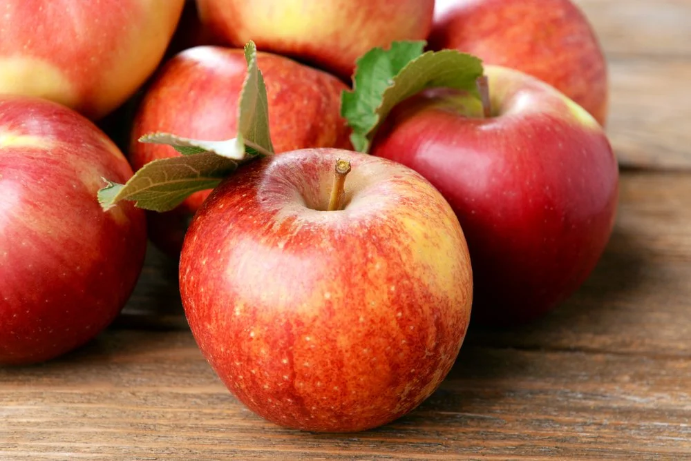 JUICY APPLE.jpg