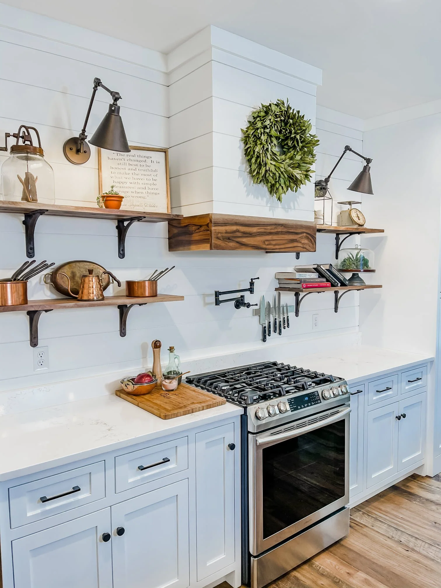 Hood, Shaker, Specialty Shiplap.jpg
