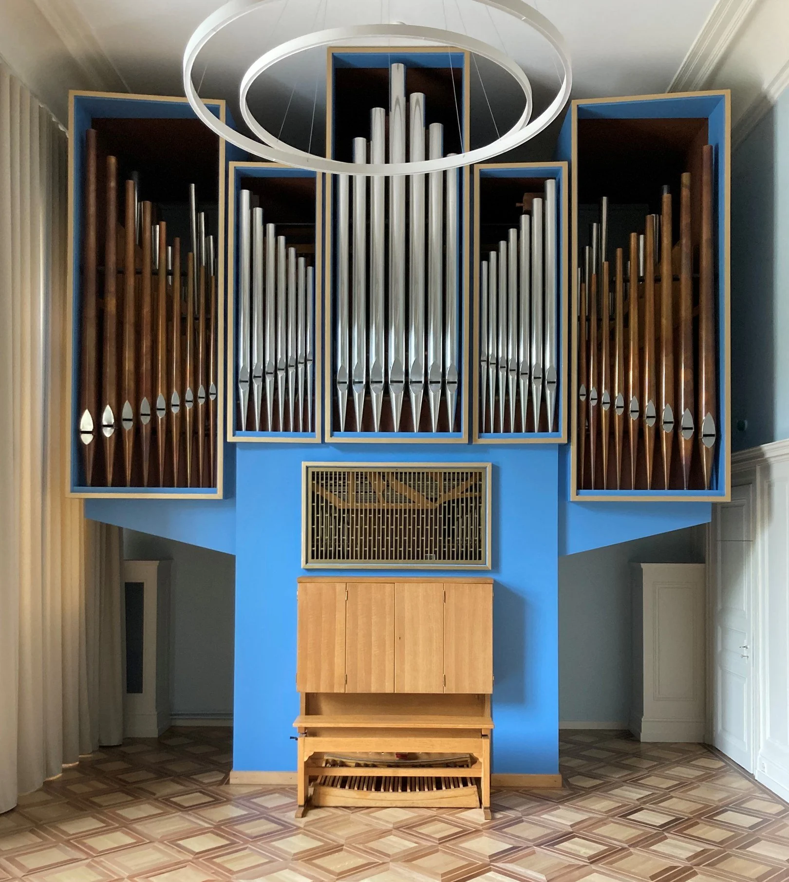 Peinture décorative réalisée par DSD SA sur l'orgue historique du Conservatoire de musique de Genève