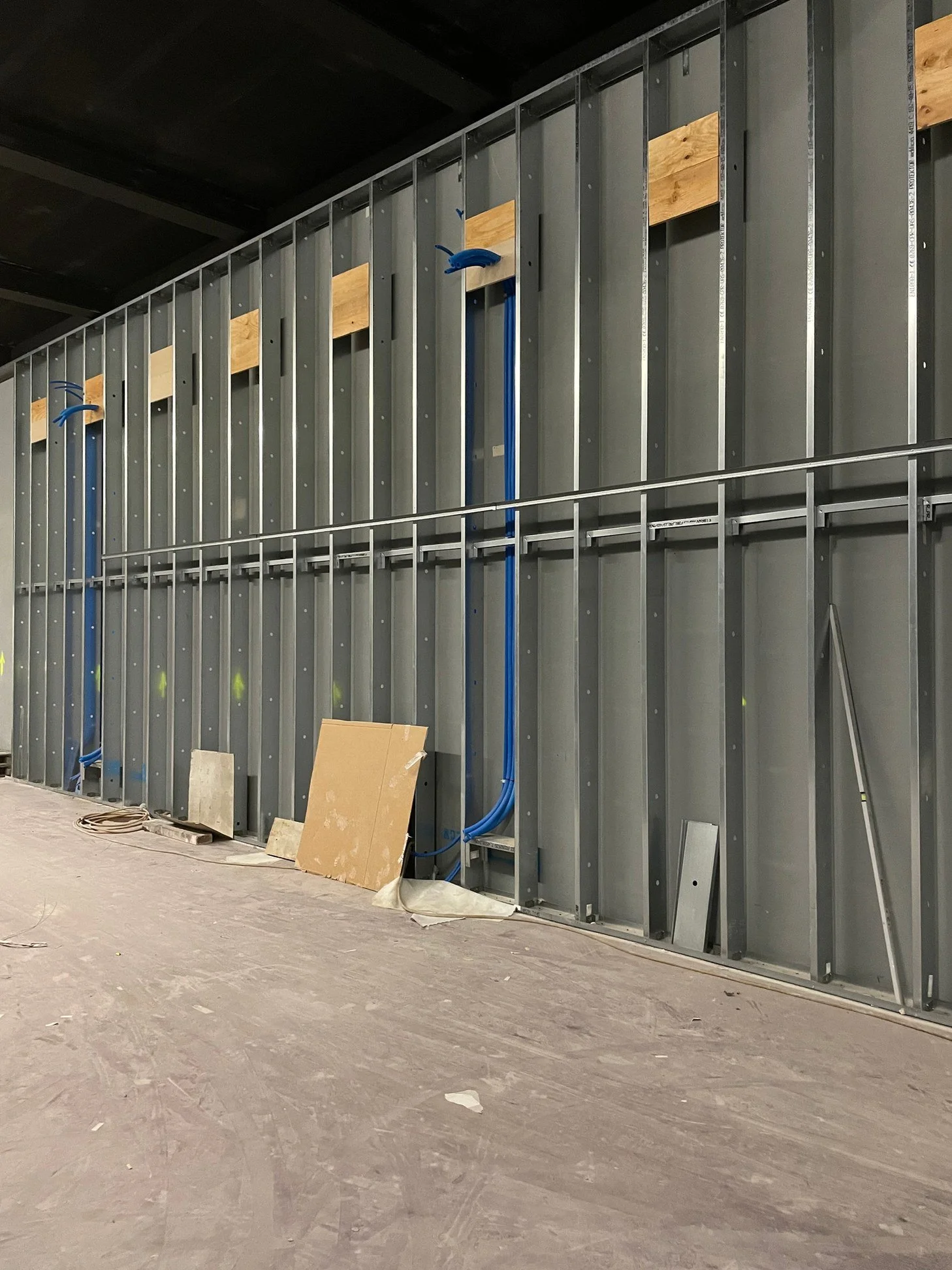 Doublage thermique renforcé en plaques de plâtre sur un chantier DSD SA à Genève