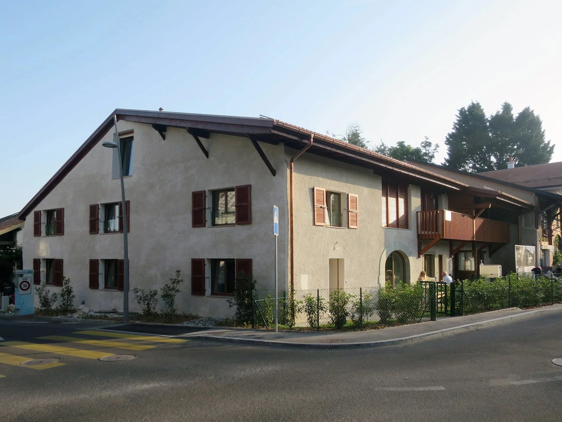 Cloisons et doublages en plâtre réalisés par DSD SA lors de la transformation d'une ferme en logements à Perly-Certoux