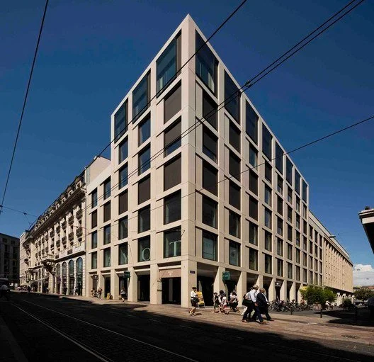 Cloisons en plaques de plâtre, faux-plafonds techniques et plâtrerie réalisés par DSD SA dans l'immeuble UBS Rhône à Genève