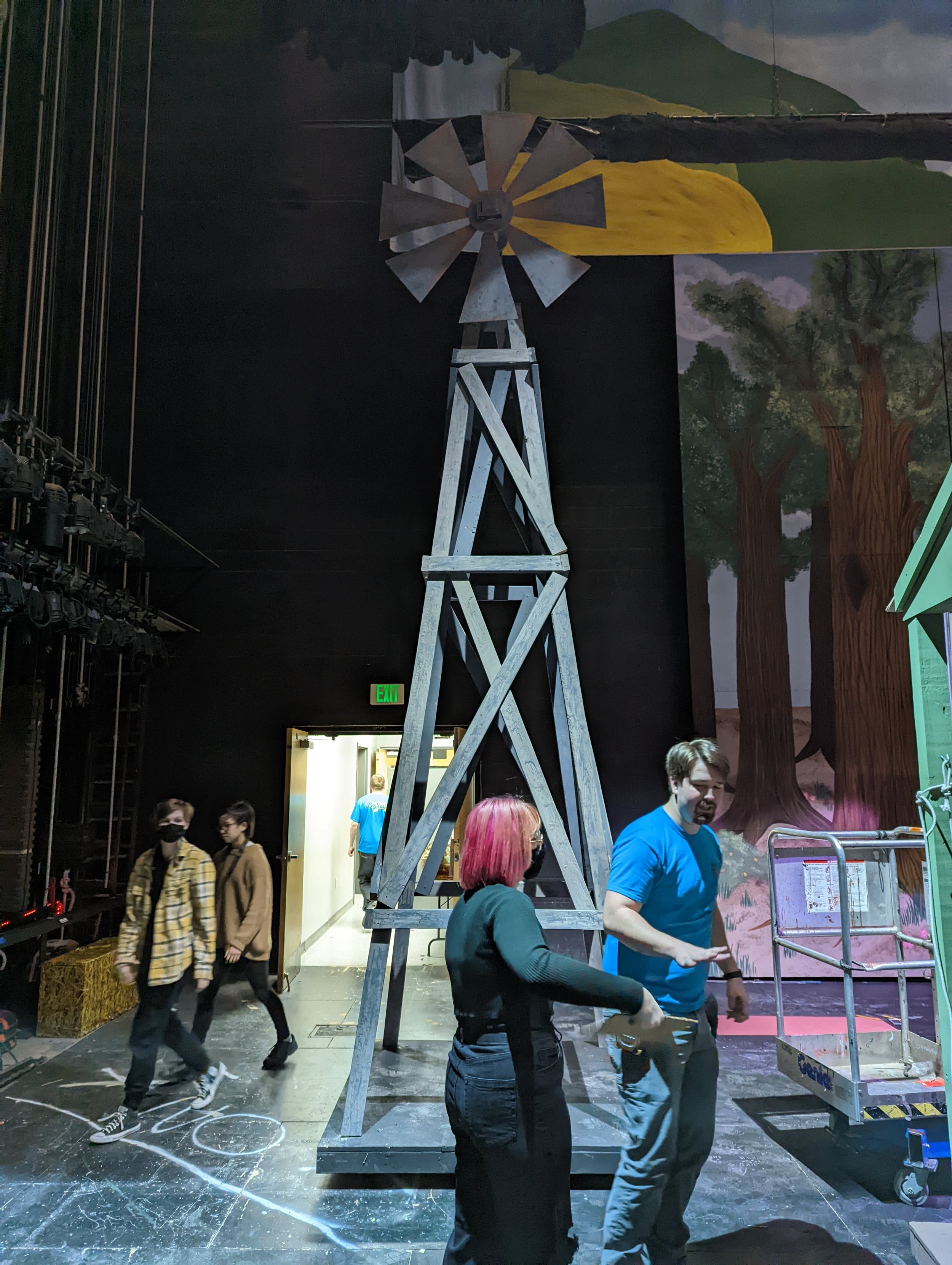 The Windmill Completed (Oklahoma 2022)
Now fully furnished the Windmill stood at 18' and was show ready. 