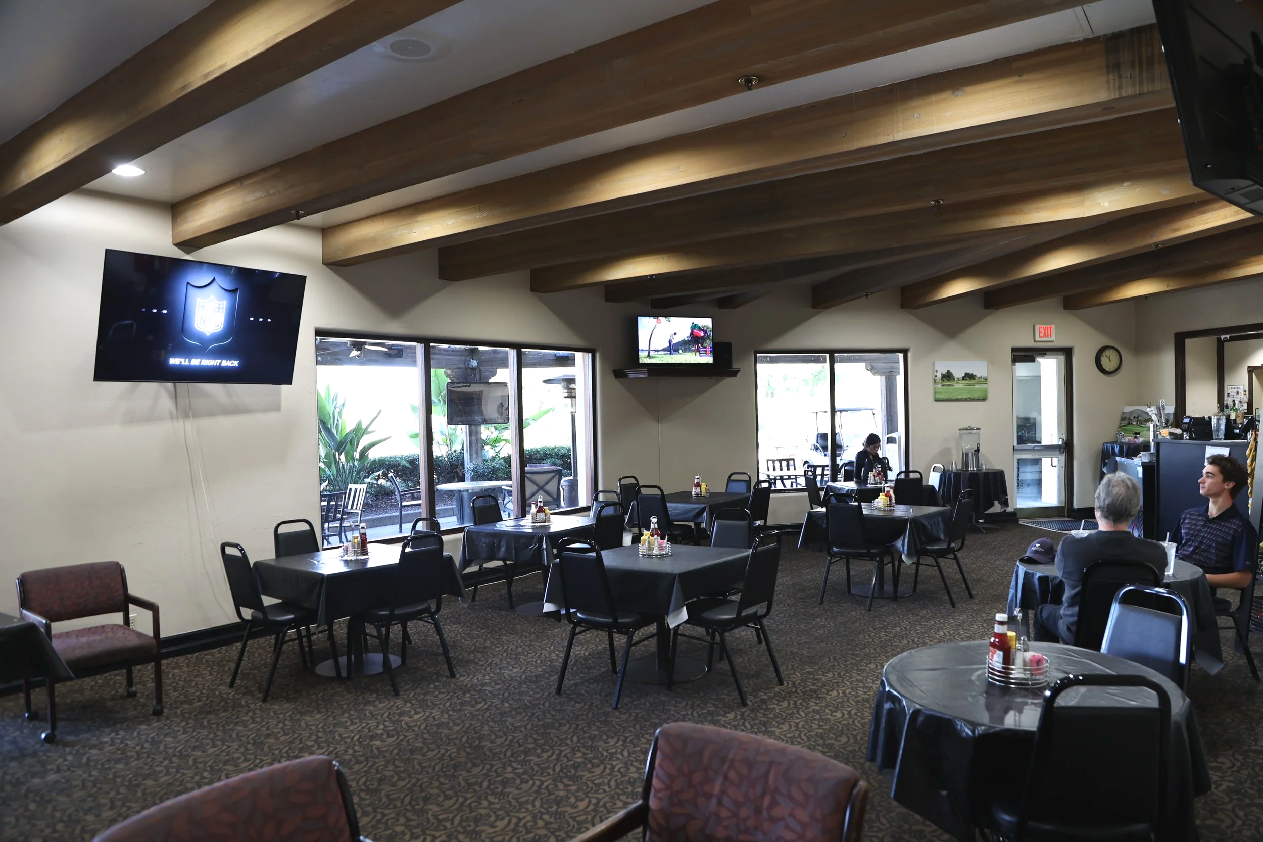 Menifee Lakes Country Club restuarant