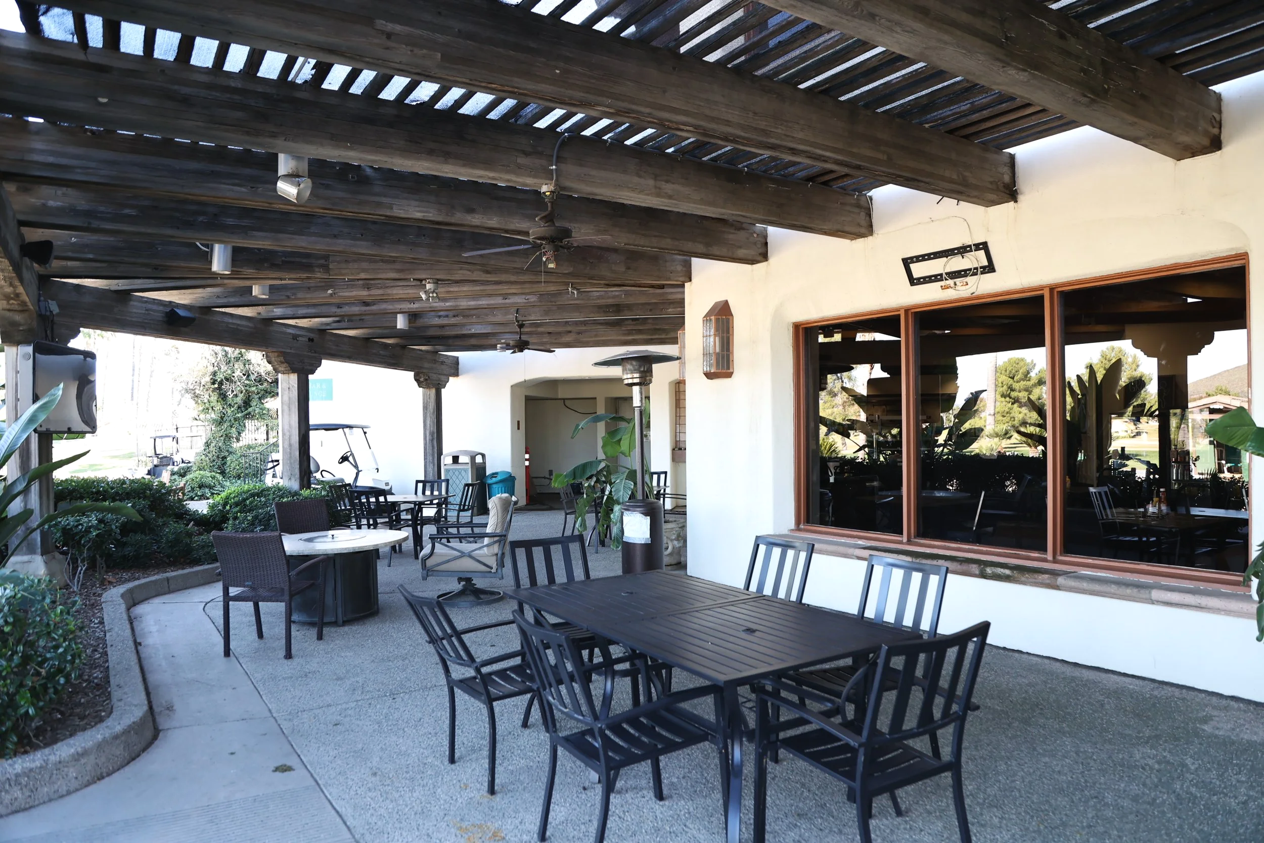 Menifee Lakes Country Club restaurant's outside patio