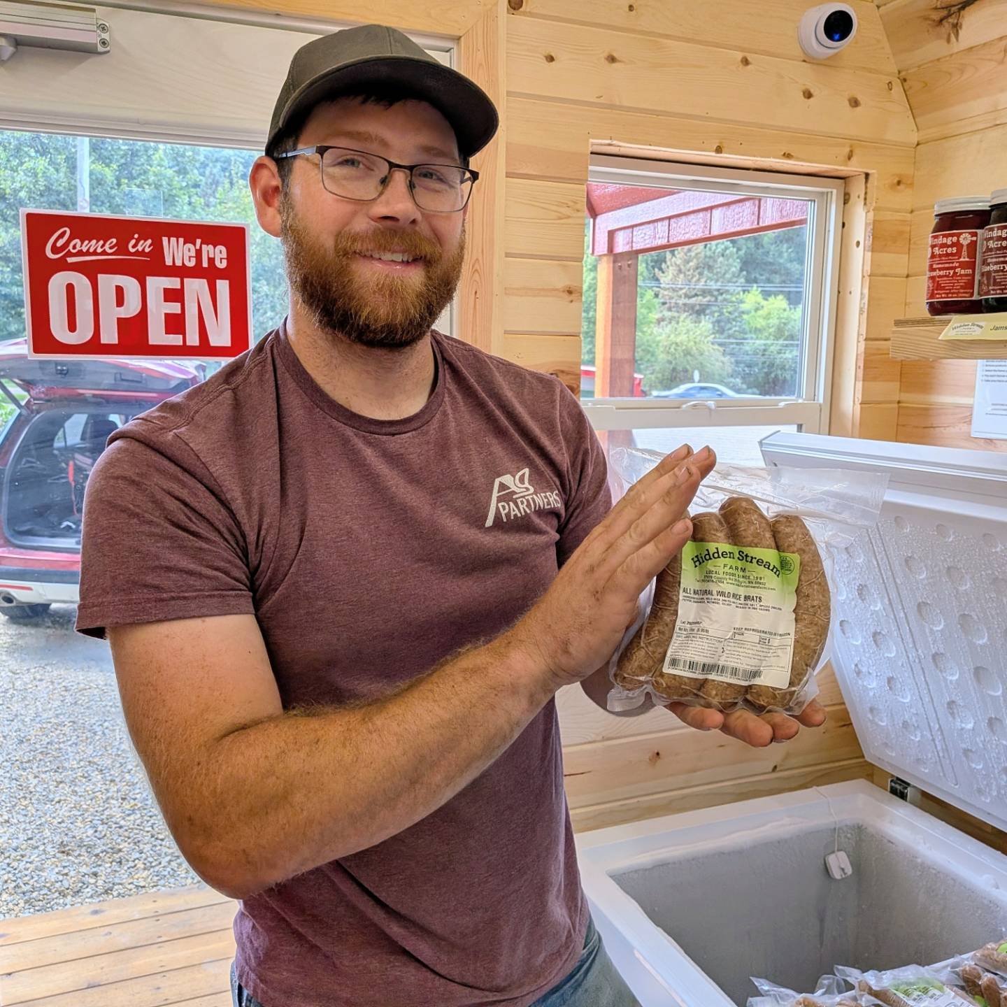 FARMER SPOTLIGHT + NEW FOOD DROP! 

Meet Andy from Hidden Stream Farm in Elgin, Minnesota!

Hidden Stream Farm is a fourth-generation family farm focused on raising and producing food with care for the land, animals, and community. Their approach cen