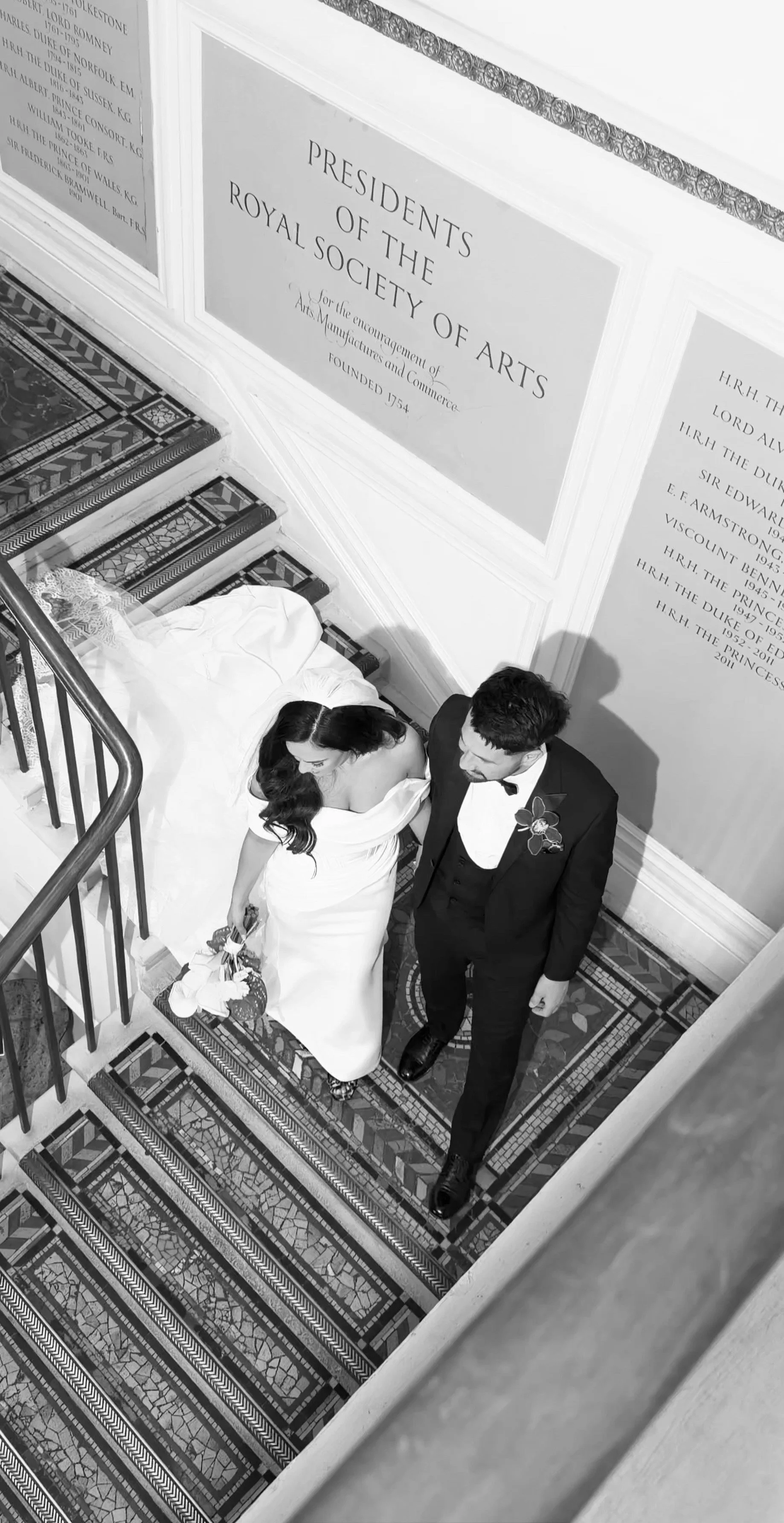 Georgia &amp; Max: A Stylish London Wedding at The RSA