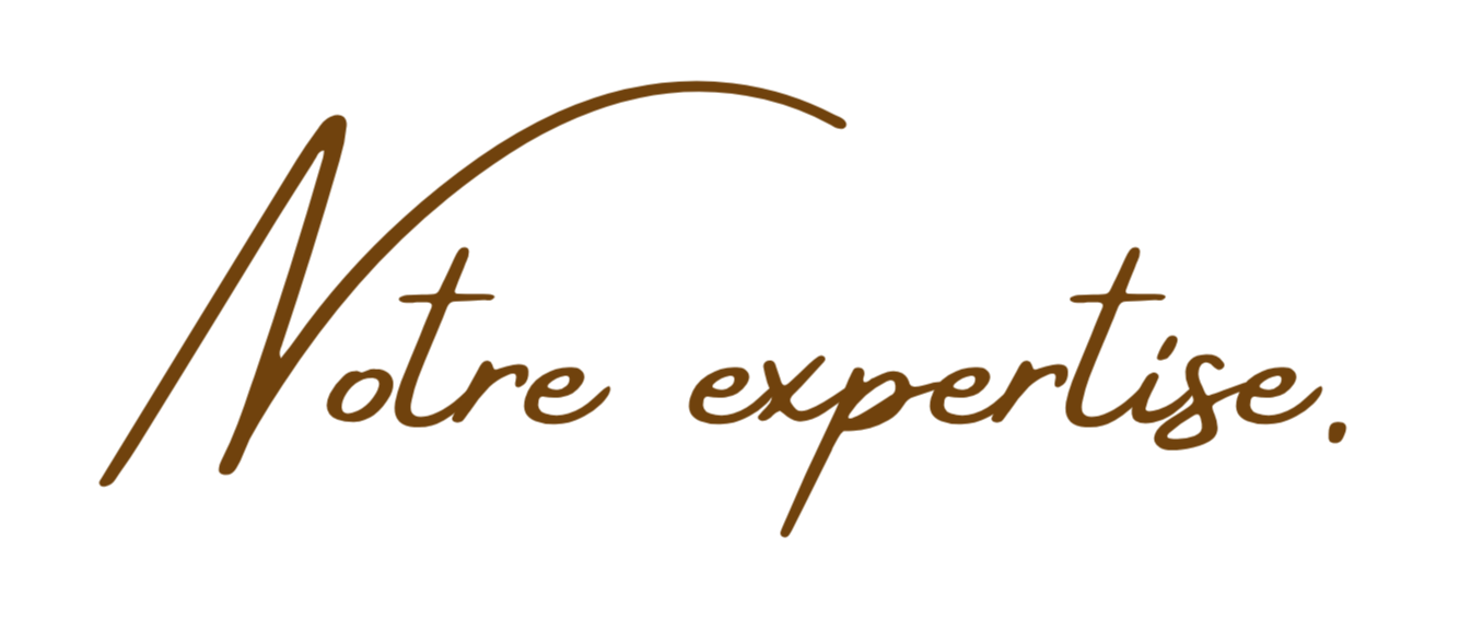Logo avec le texte 'Notre expertise' en lettre cursive brune sur fond blanc.