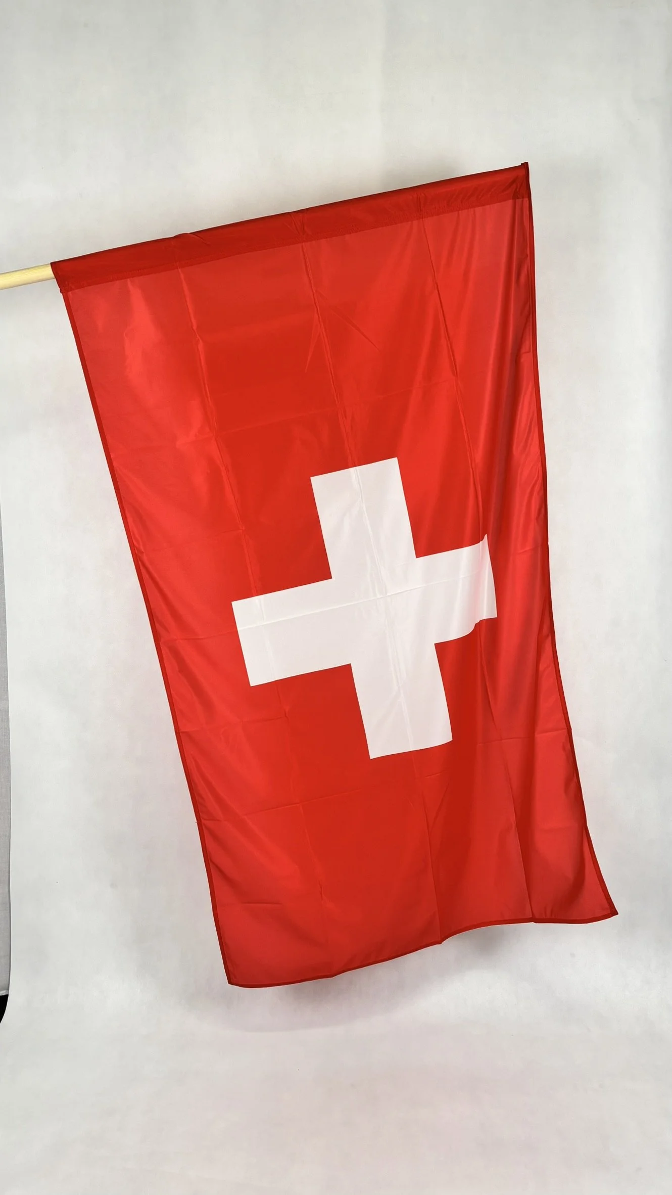vyroba-statnich-vlajek-vlajka-svycarsko-02.JPEG