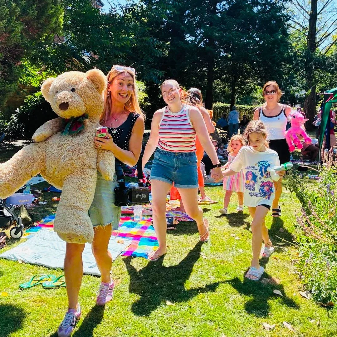 🧸Thank you to everyone who came to our Teddy Bear's picnic that we held in partnership with the wonderful volunteers of John Leigh Park!

The weather was perfect (thankful for that breeze!) and we had such a great time meeting everyone and having a 