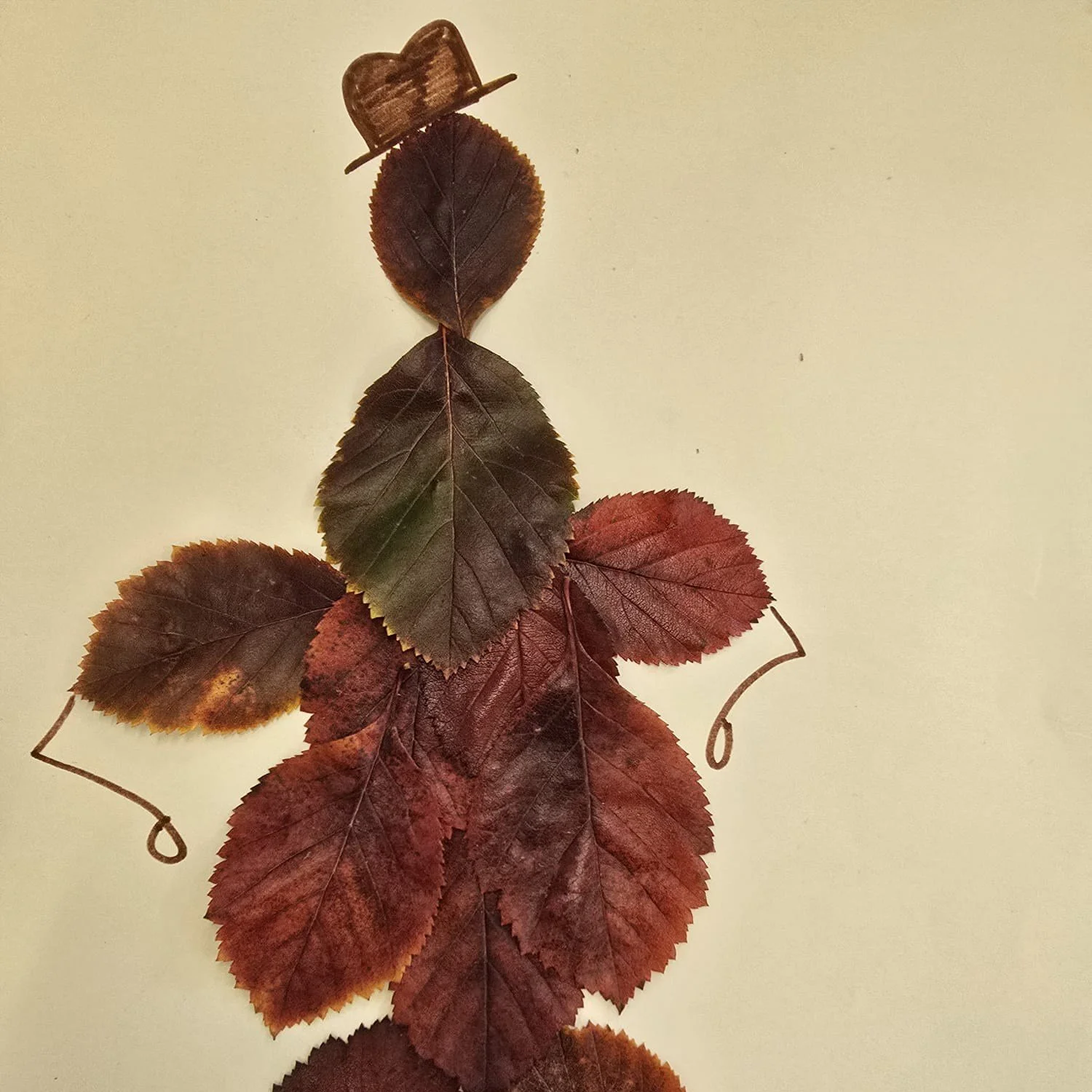 🍂🎨 Morning everyone!

Last week at Drop-In, we were getting creative with some lovely autumn artwork. Wonder what we'll be up to this week?!

If you've got primary-school-aged children from anywhere in and around Altrincham, why not pop along after