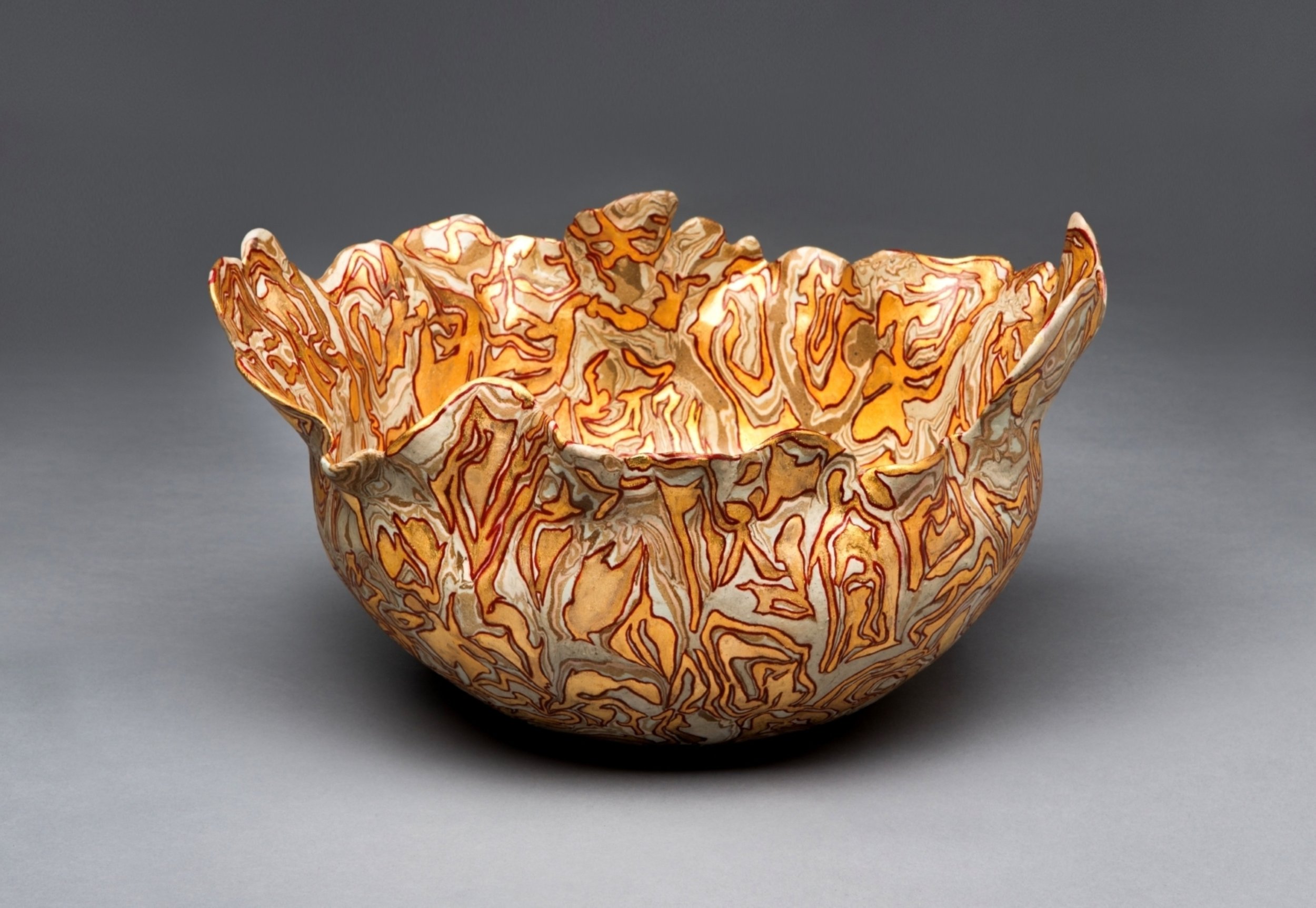* Title: uNtItLeD_X, @2023 * Medium: clay, real gold luster glaze, natural lacquer(옻칠)
* Size: 12.6" x 15" x 15"