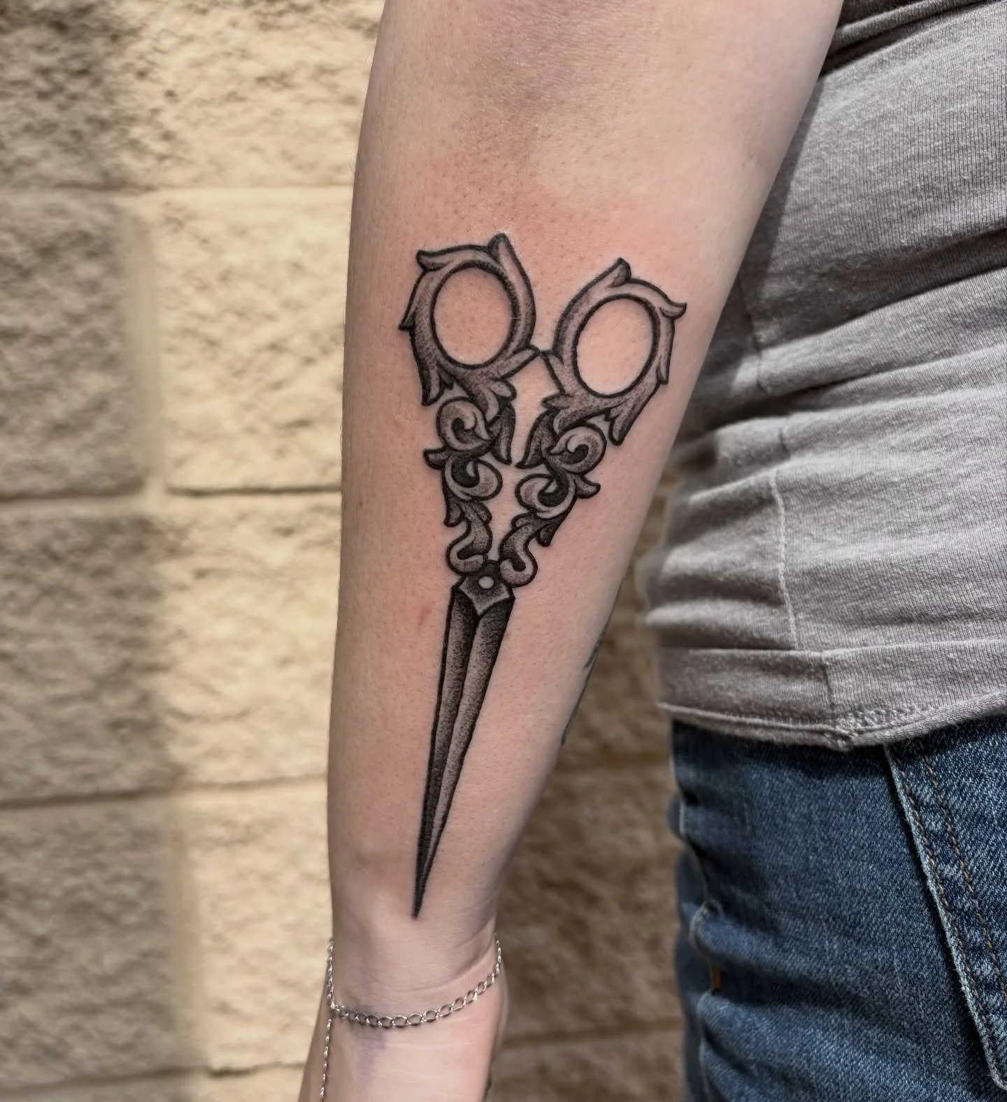 Clean line work is one of the most important things to me! 
-
So many artists struggle with clean line work but it&rsquo;s the first skill every artist should master. If your artist can&rsquo;t pull clean lines or needs to hide imperfections with sha