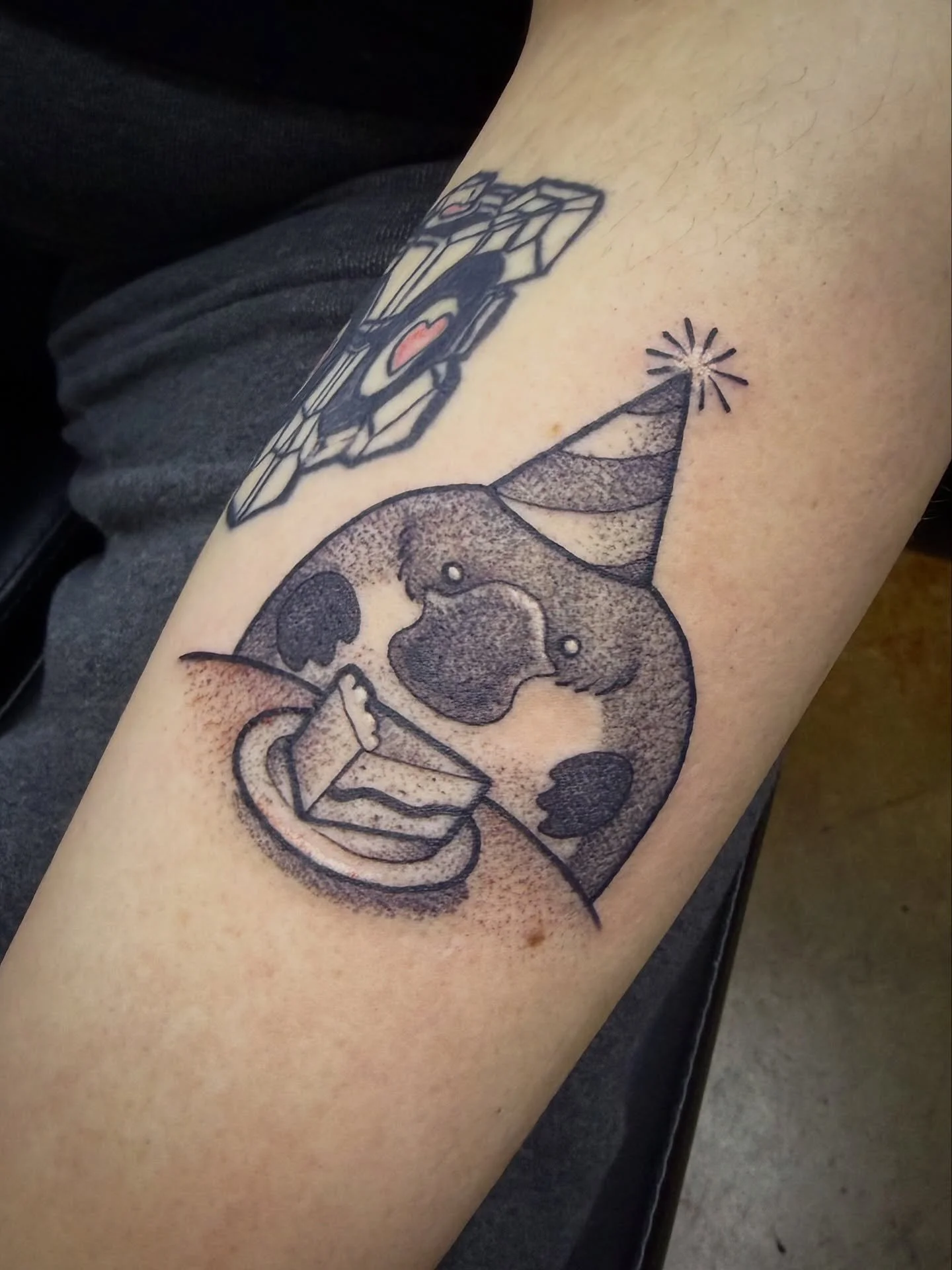 Birthday platypus because why not?🤷&zwj;♀️
-
My client wanted this birthday platypus because they don&rsquo;t think tattoos should have to be so serious. Sometimes the best tattoo is just one that makes you smile when you see it!
-
Do you think all 