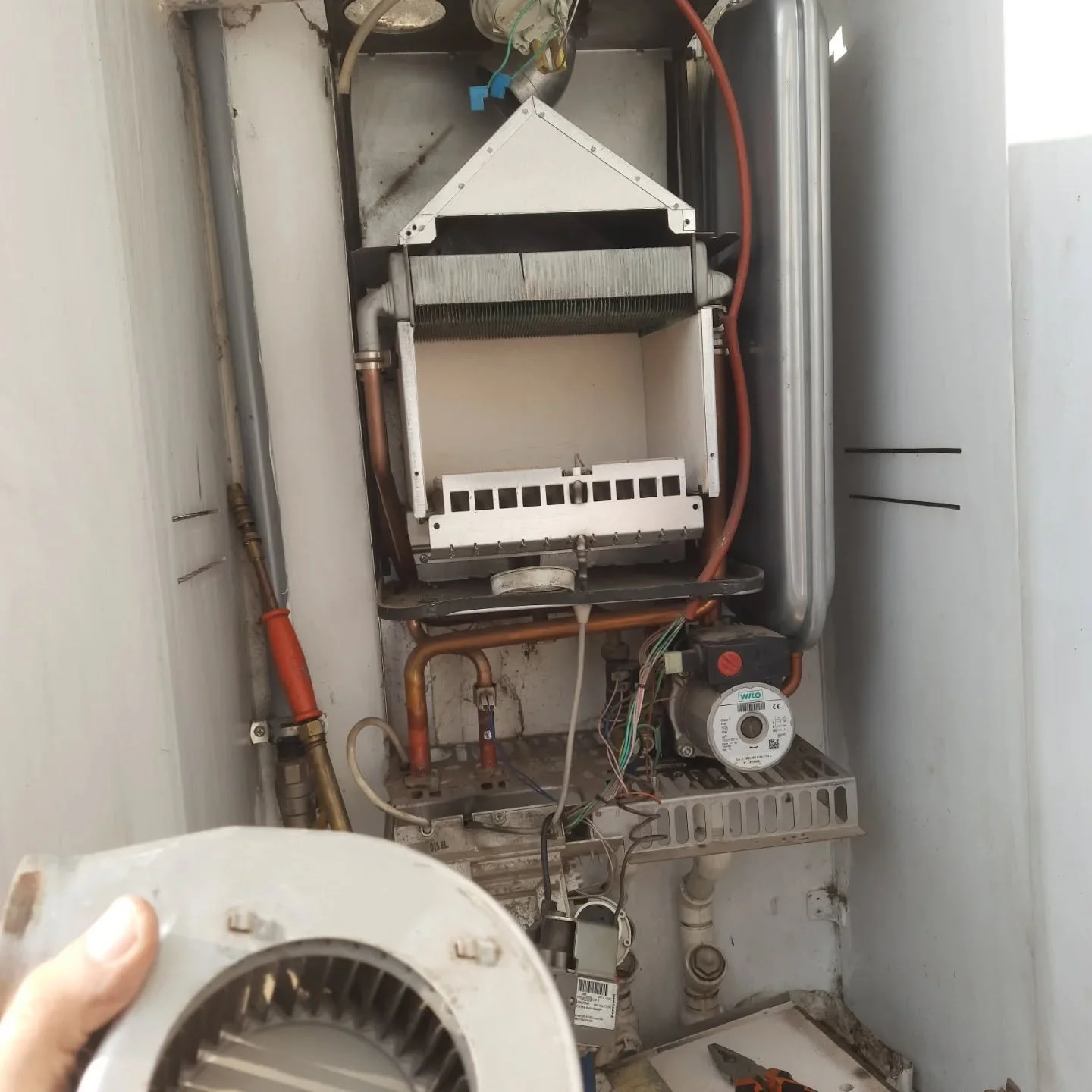 Detaylı Kombi bakımı i&ccedil;in iletişime ge&ccedil;ebilirsiniz. 
İletişim: 0539 736 7823 
#ordu #ordualtınordu #Boztepe #kombi #kombibakımı #kombiservisi #kombitamiri #petektemizliği #petekbakımı #servis