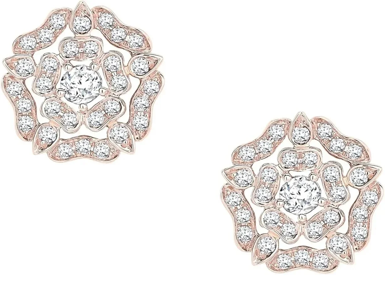 Rose gold statement earrings for candlelit Mediterranean dinners.
Light catching and compact.