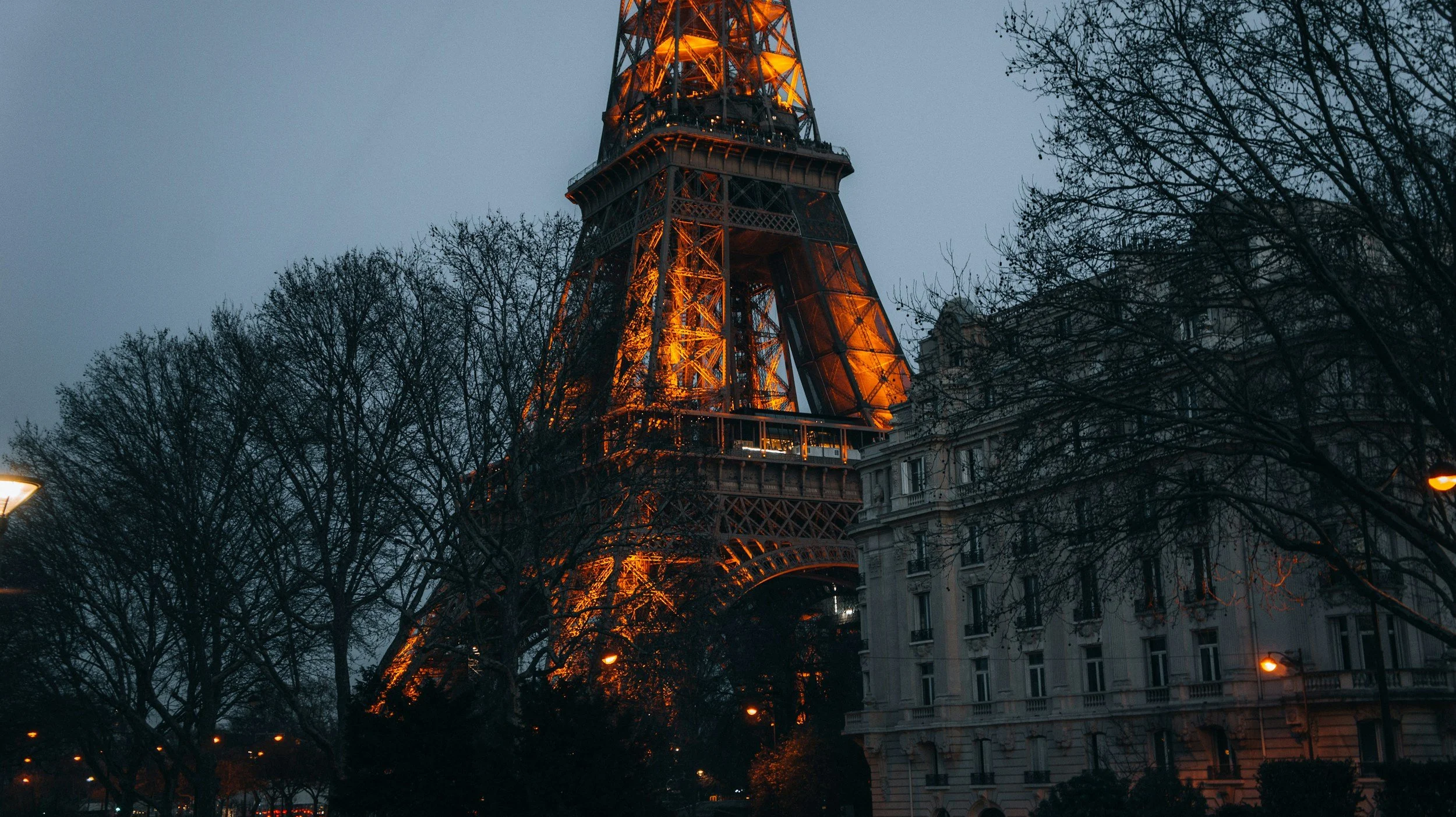 5 Winter Reads for Intentional Travelers (and the Stays That Match Their Energy)