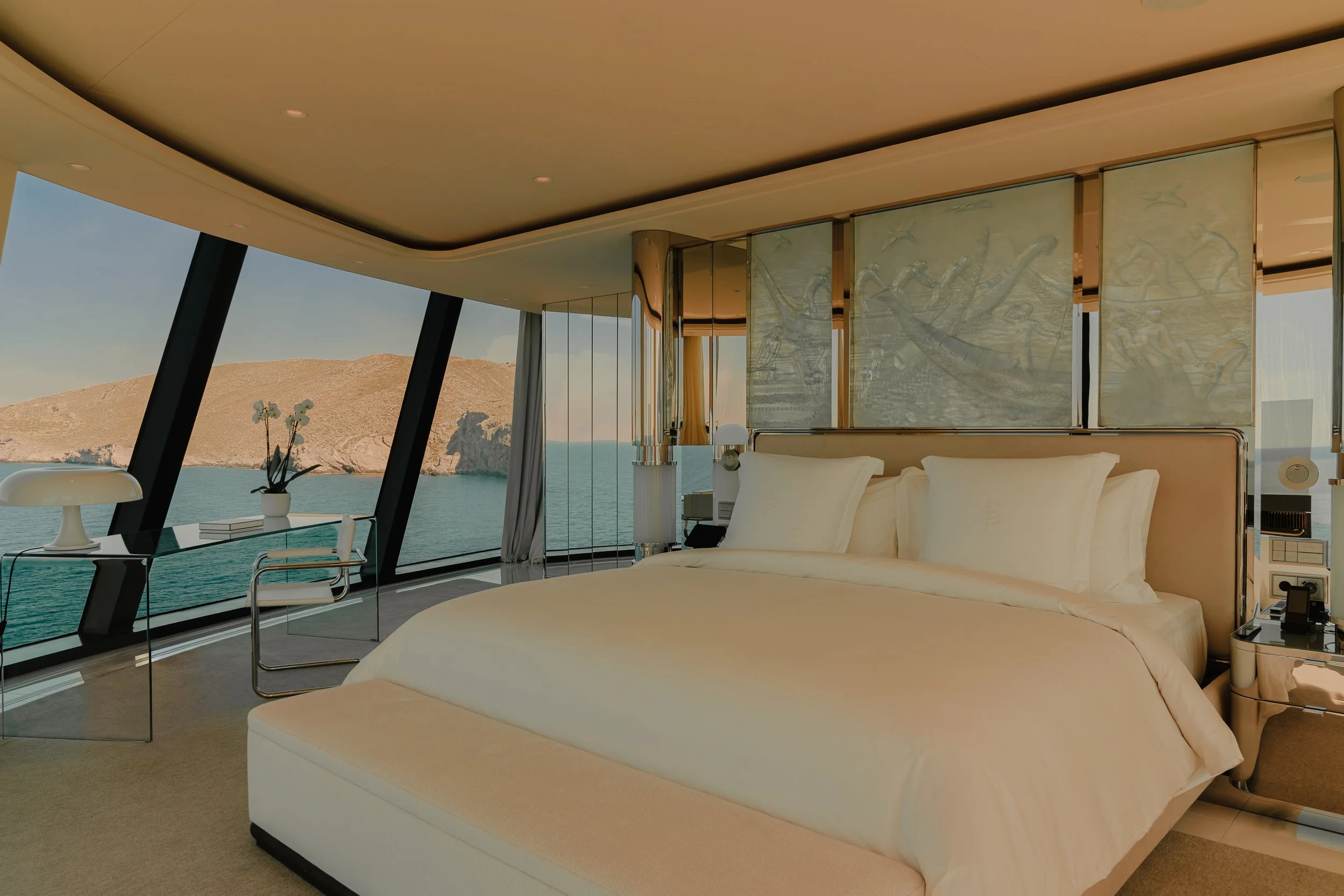 FSI_Suite_FUNNEL_Bedrooom.jpg