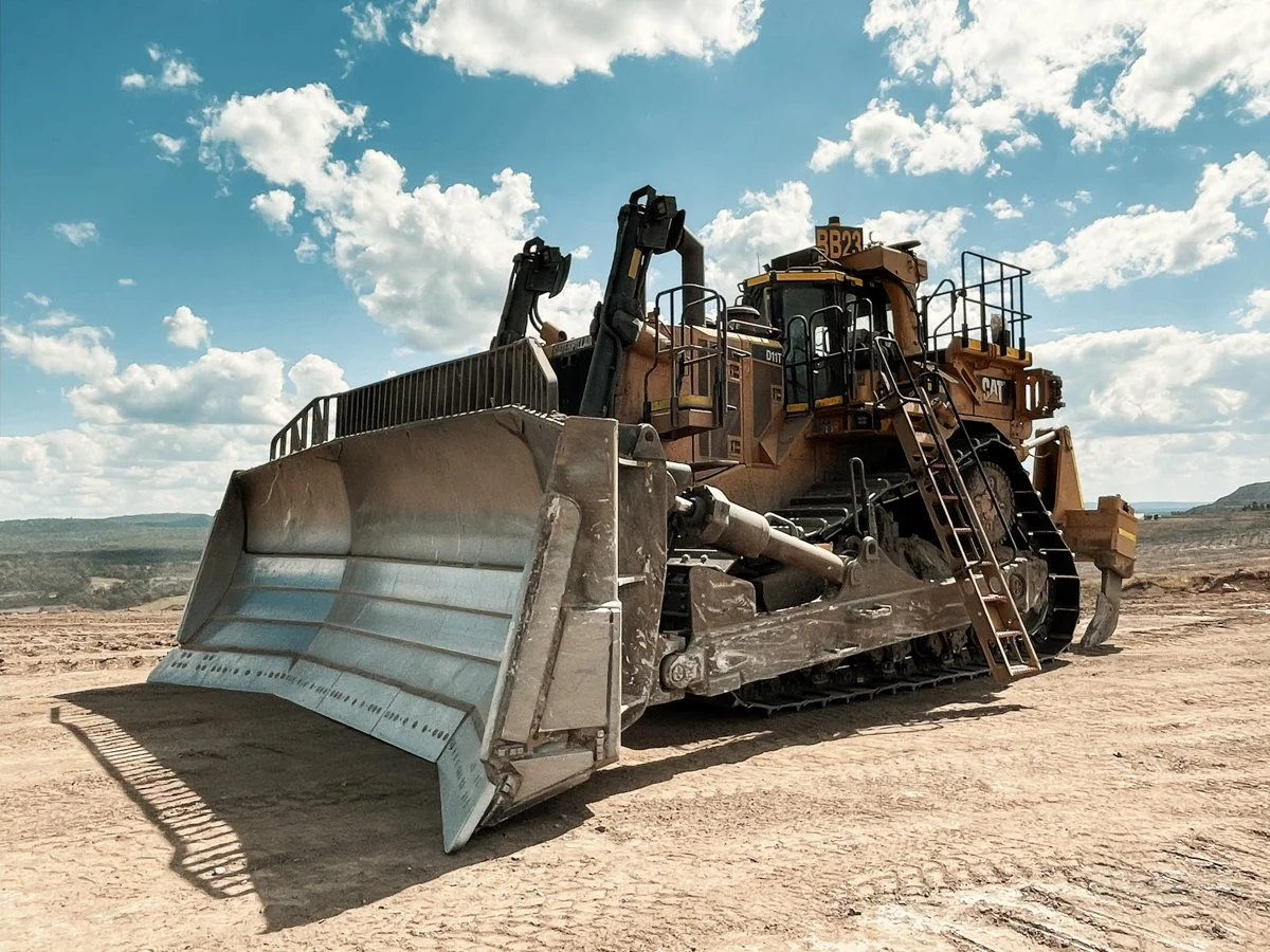 Massive bulk earth moving machine